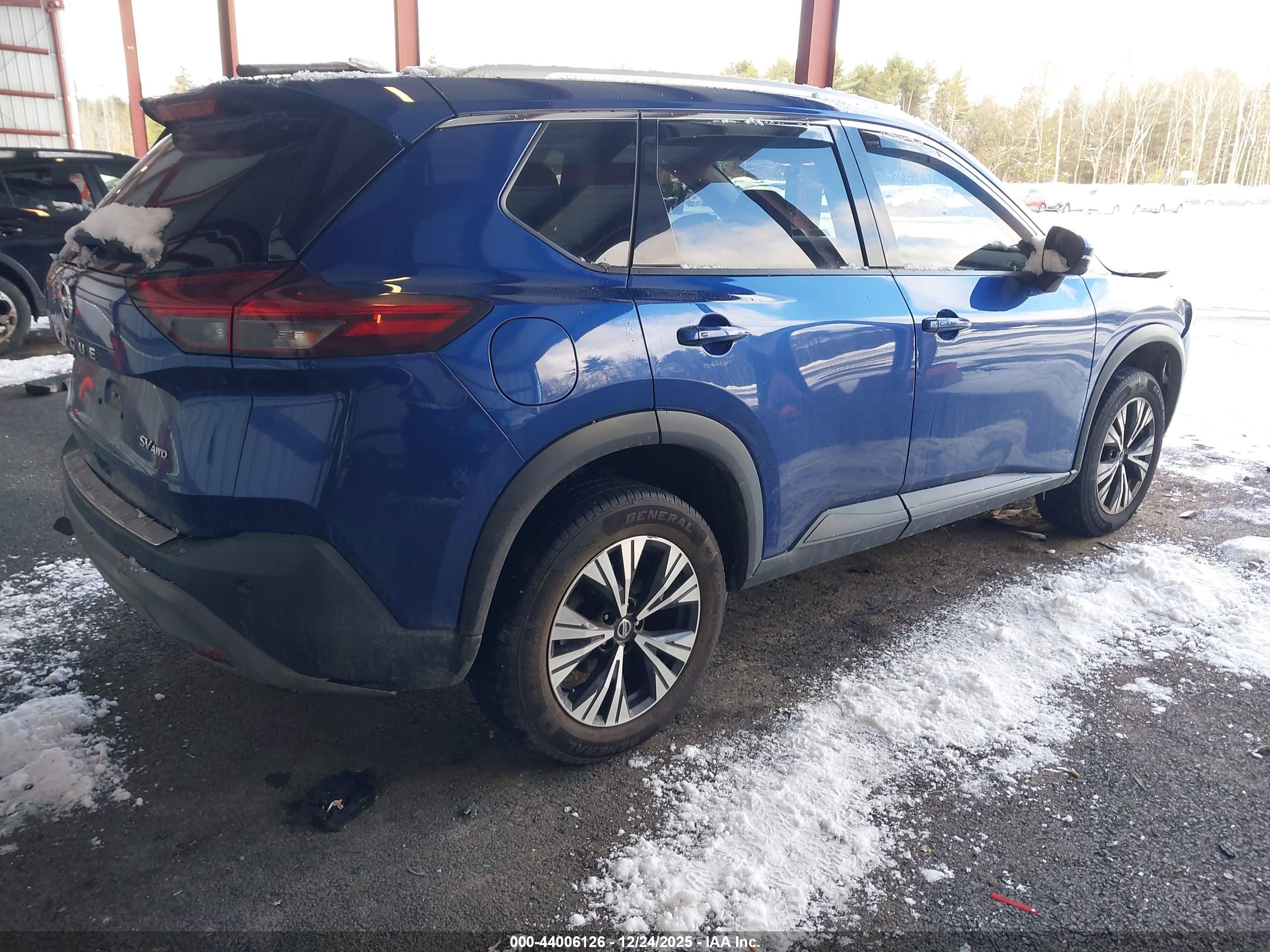 NISSAN ROGUE image 4