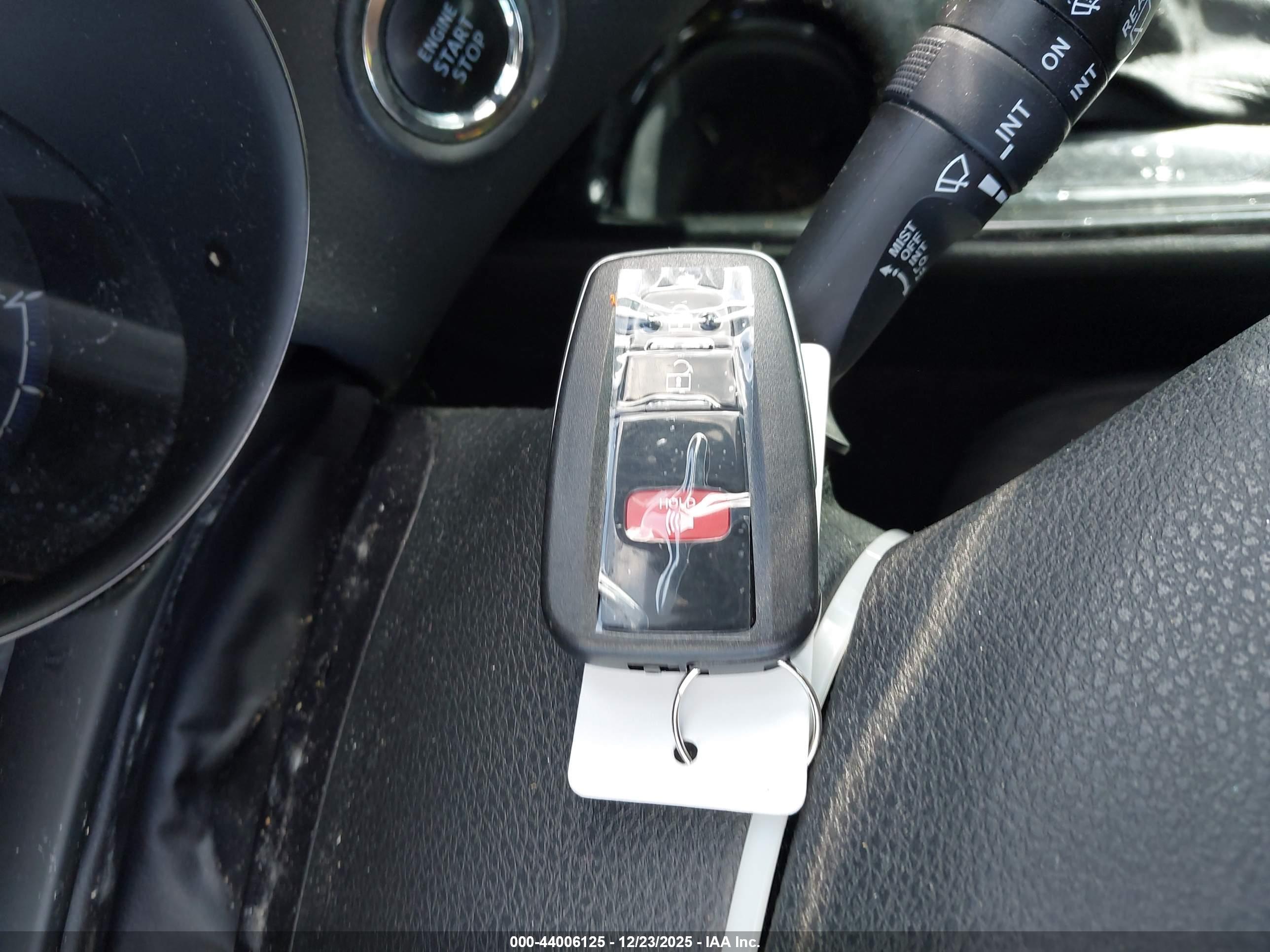 TOYOTA C-HR image 11