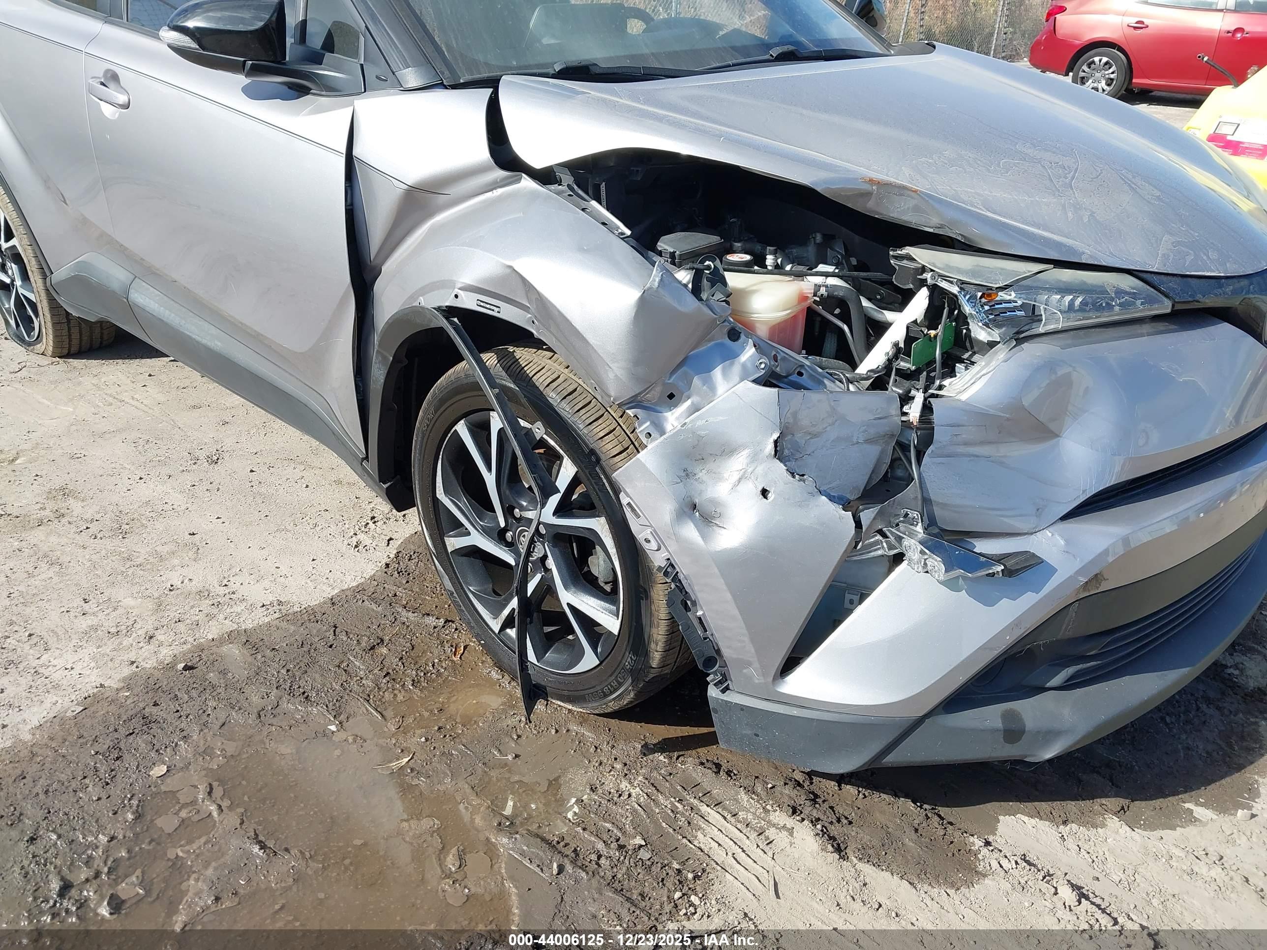 TOYOTA C-HR image 6