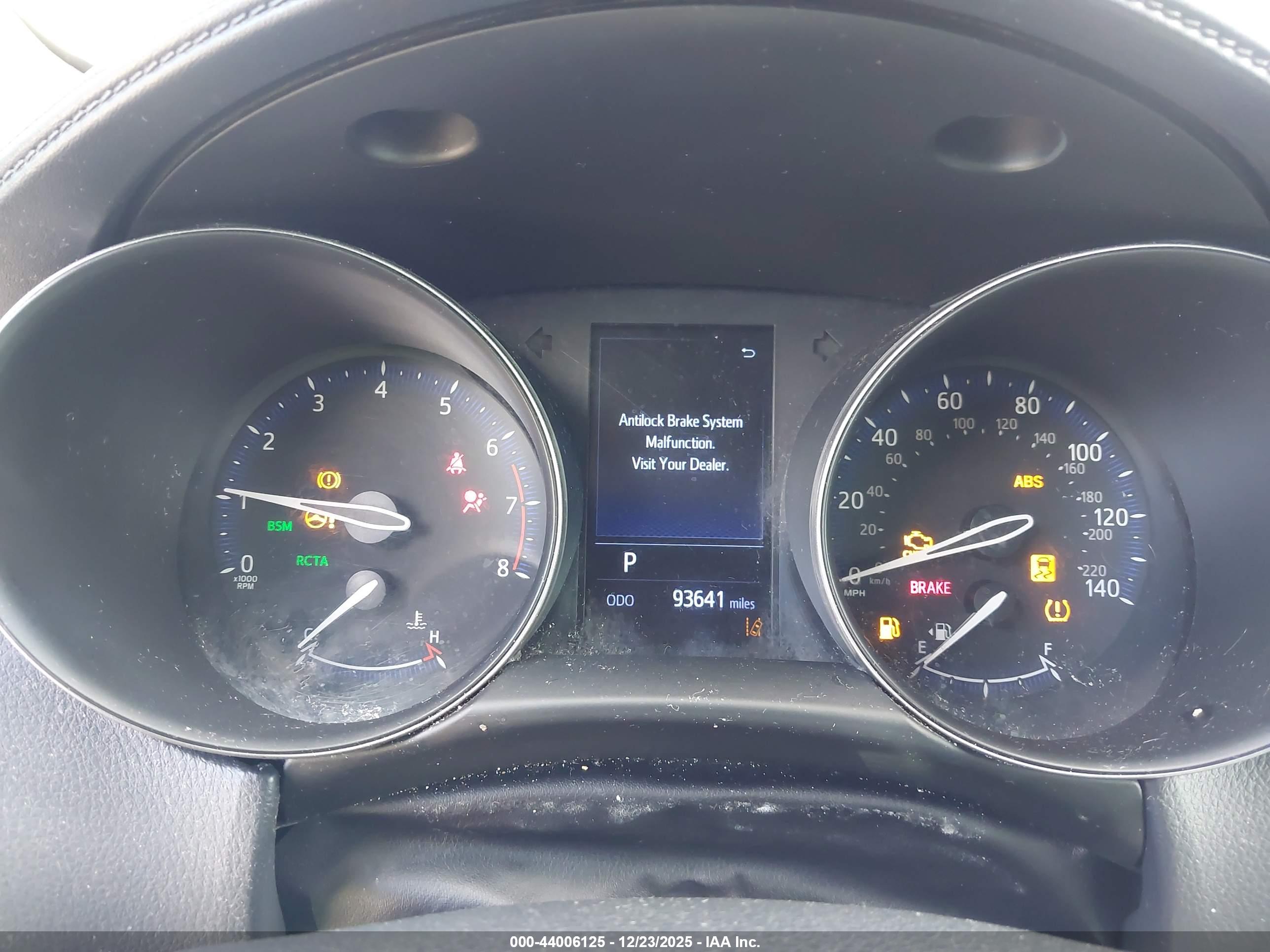 TOYOTA C-HR image 7