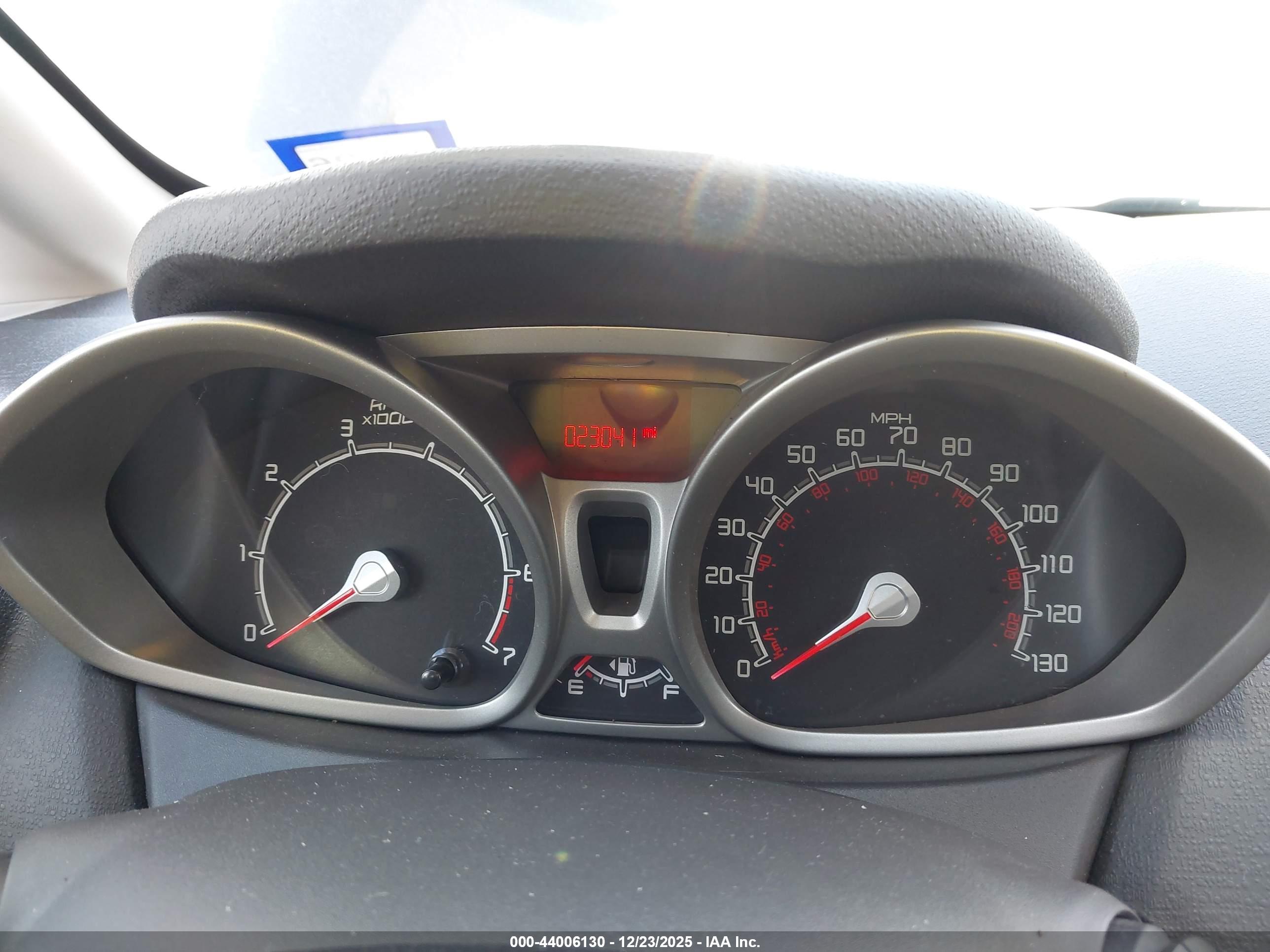 FORD FIESTA image 7