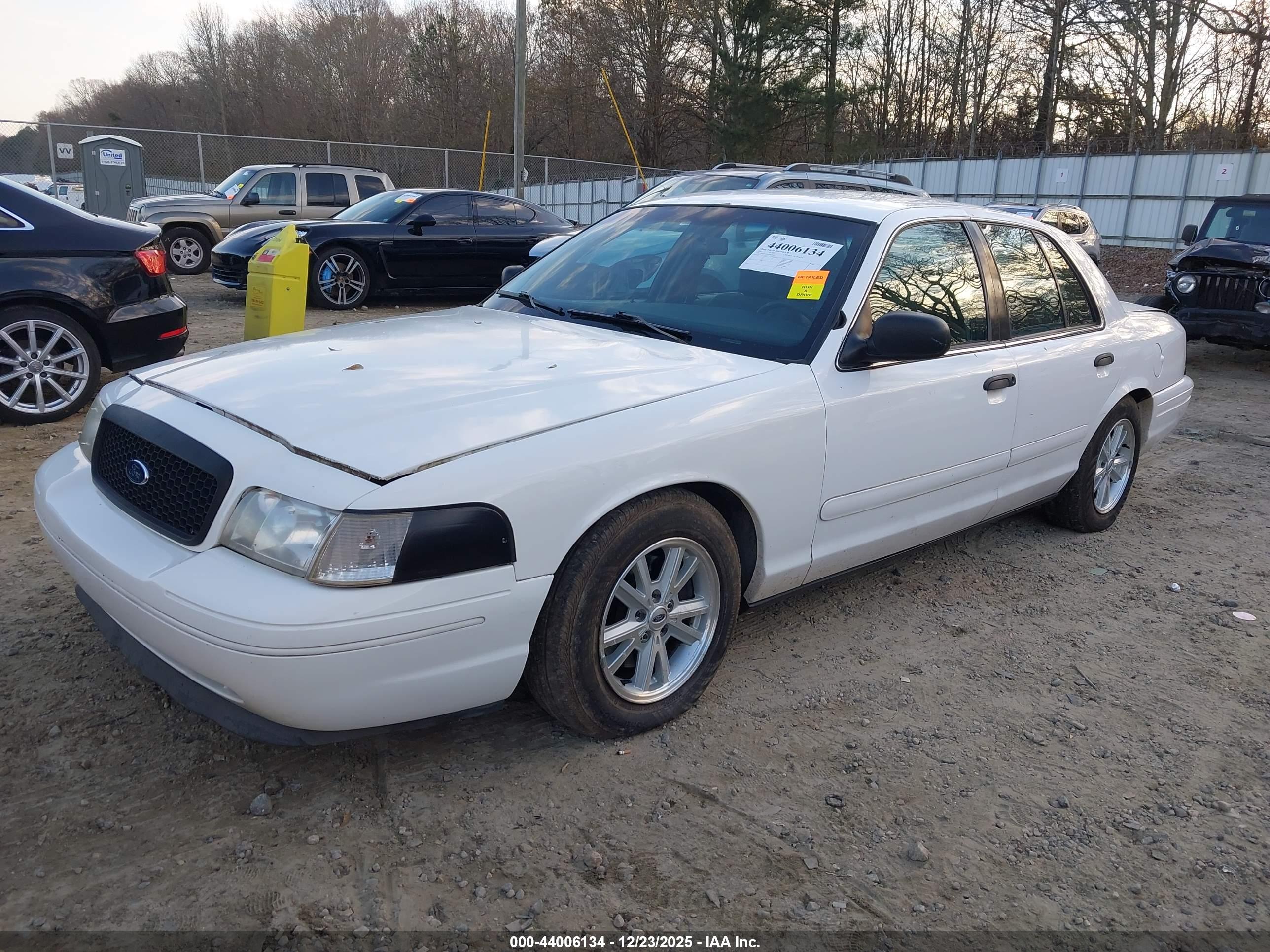 FORD CROWN image 2