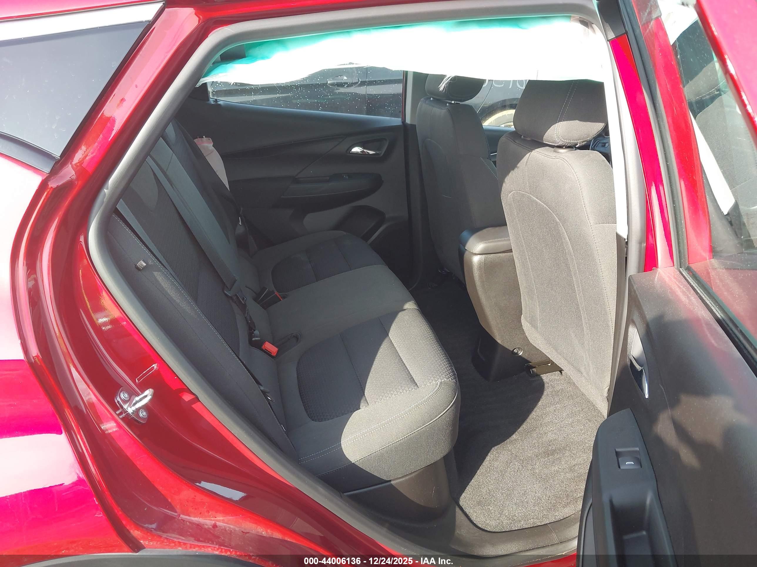 CHEVROLET BOLT image 8