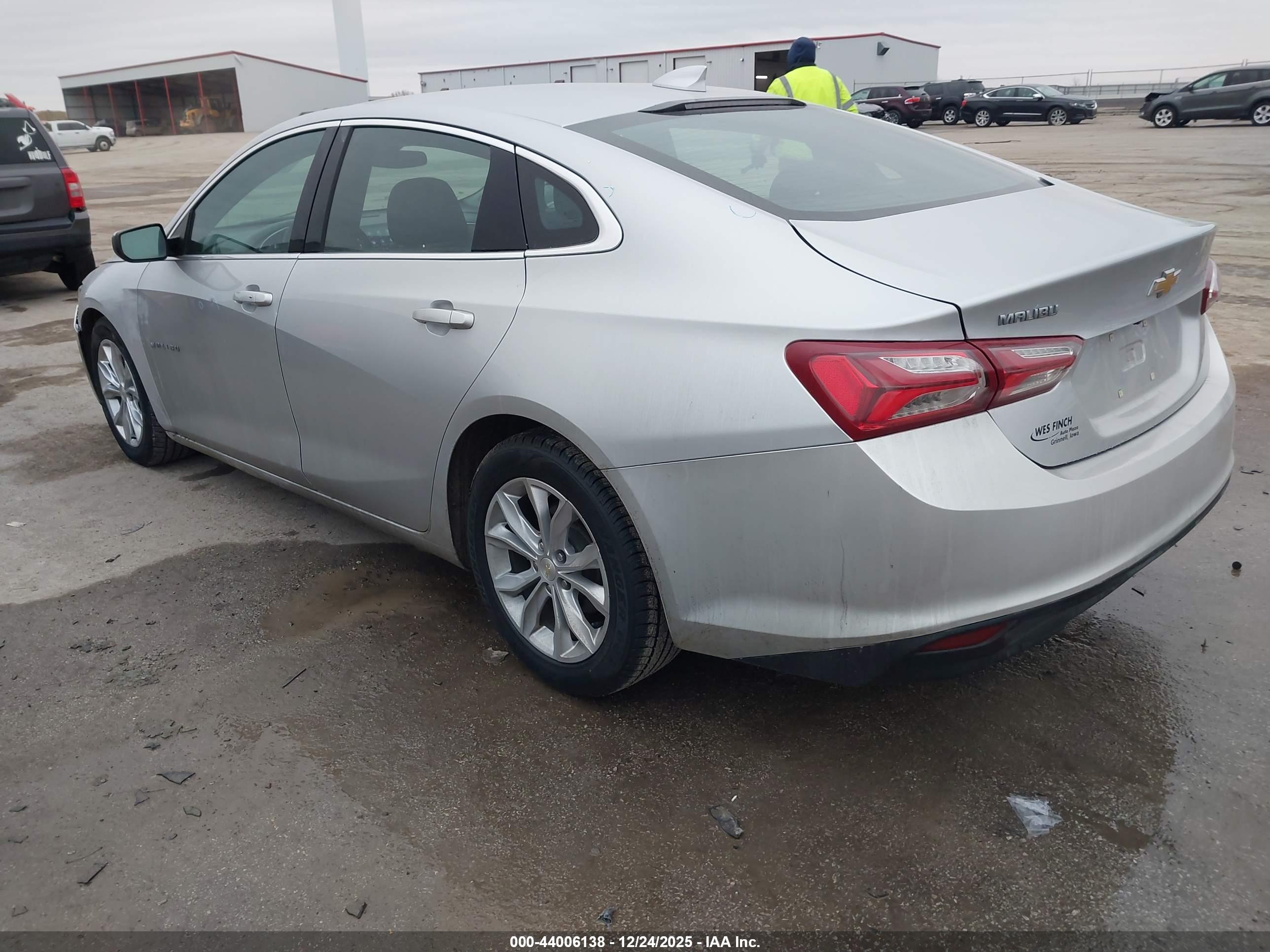 CHEVROLET MALIBU image 3