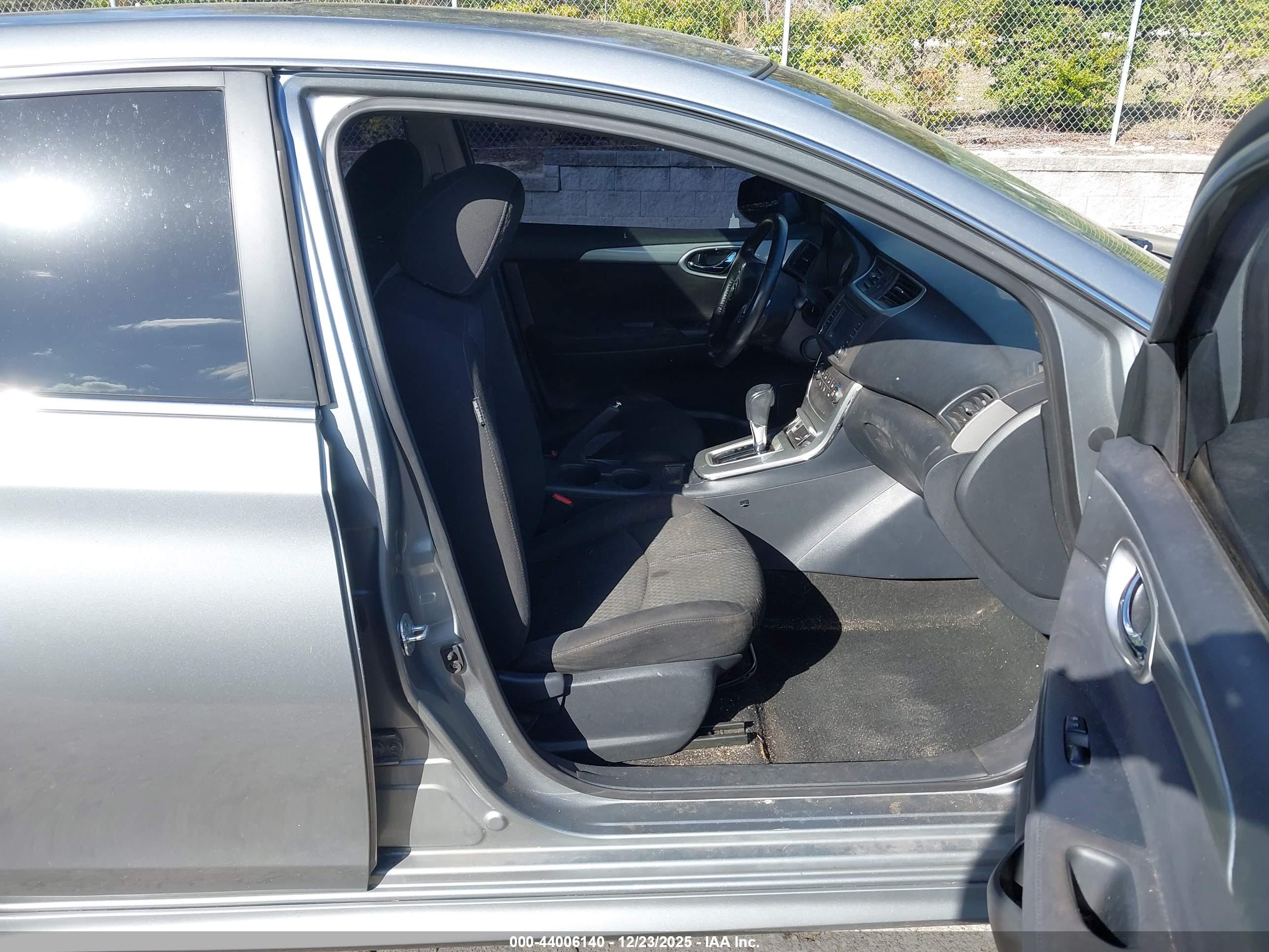 NISSAN SENTRA image 5