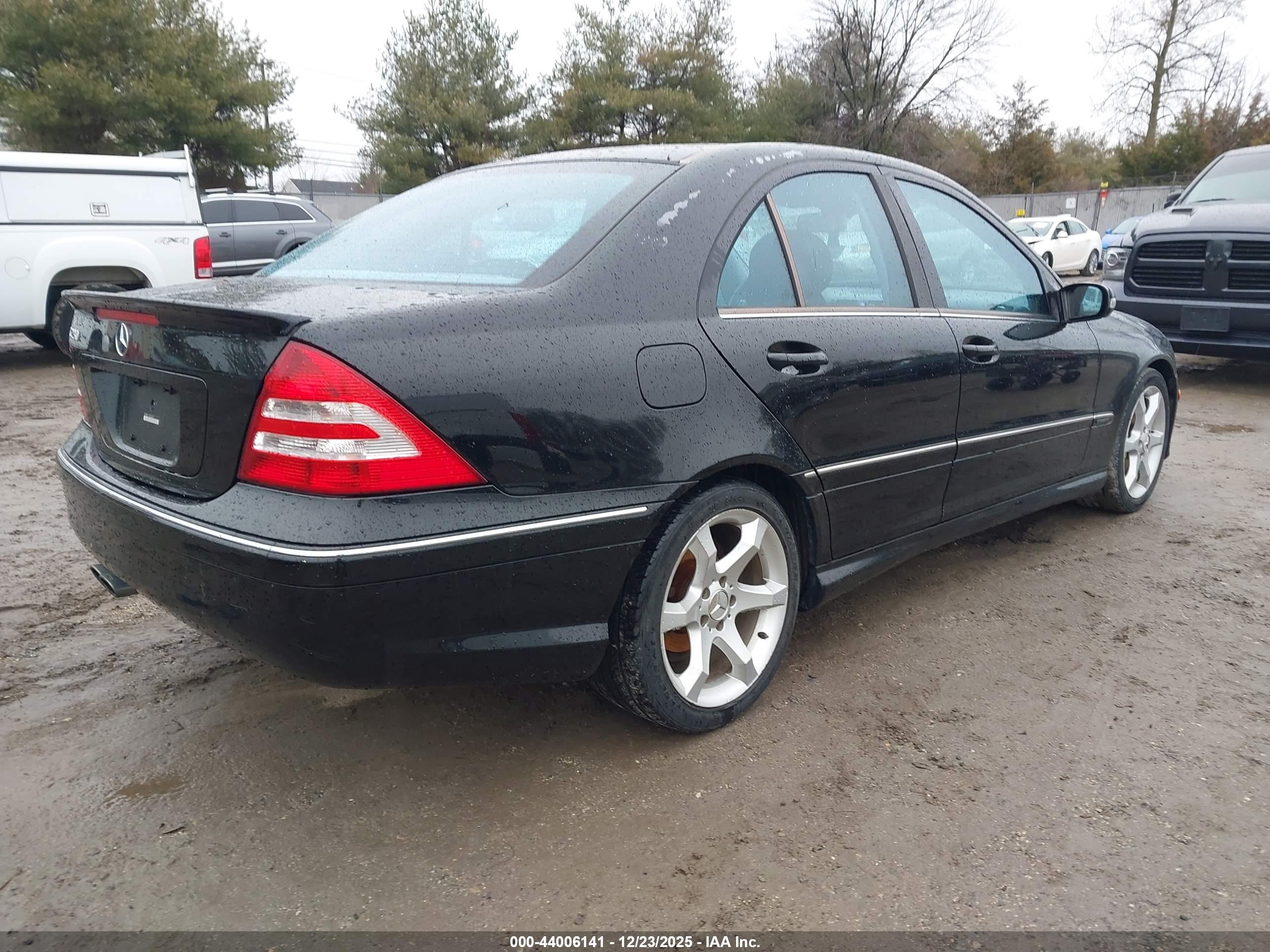MERCEDES-BENZ C image 4