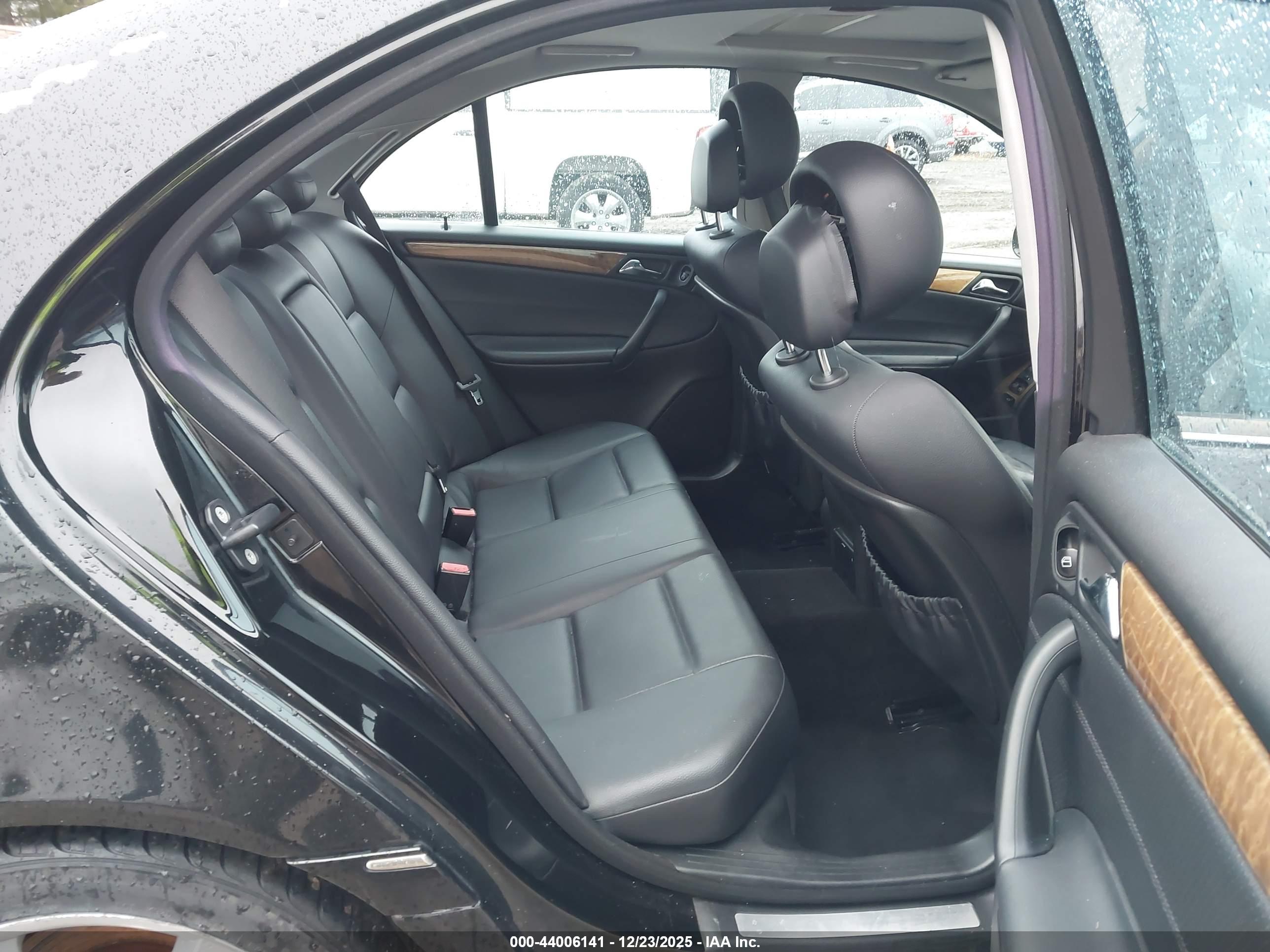 MERCEDES-BENZ C image 8