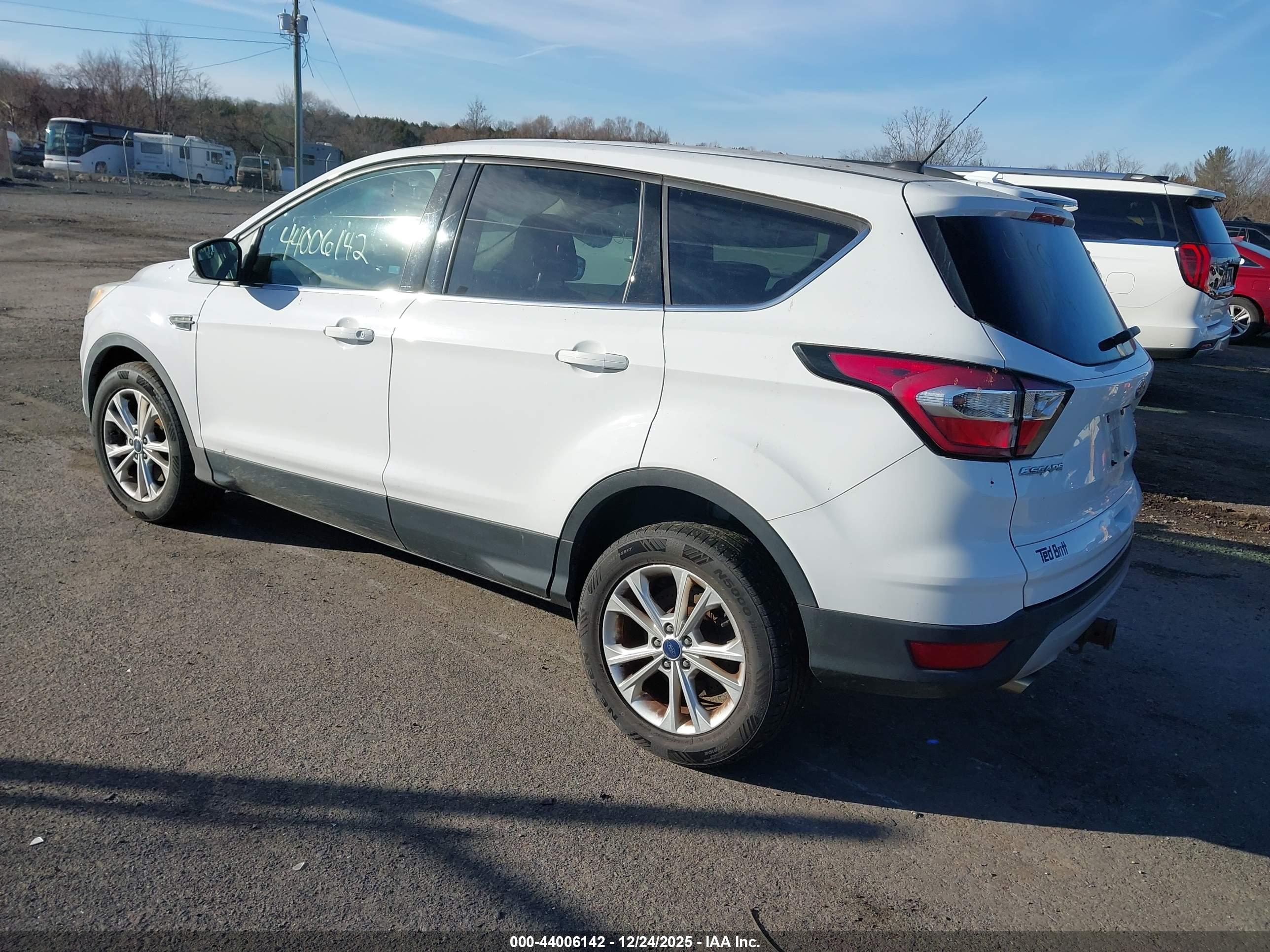 FORD ESCAPE image 3
