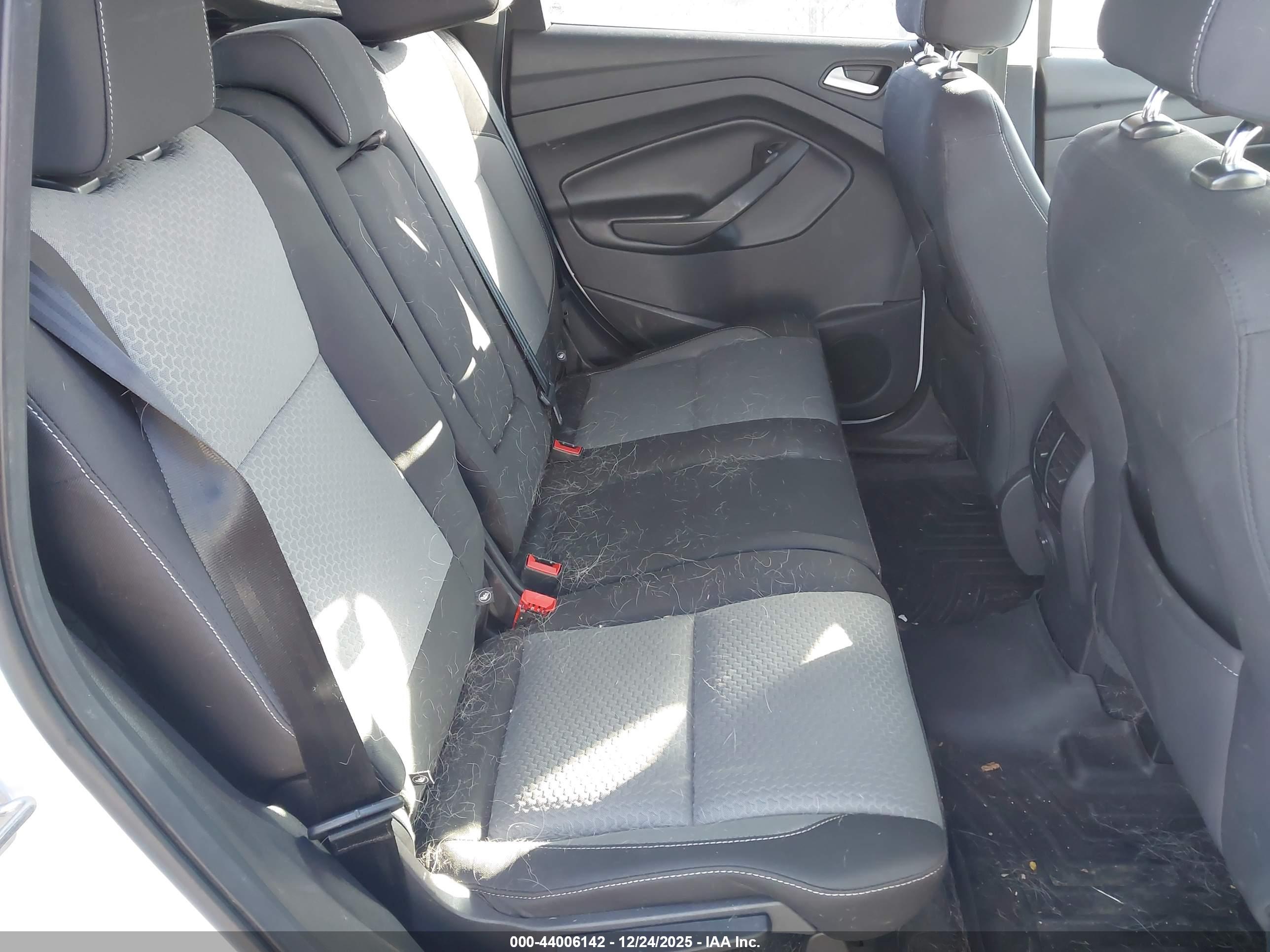 FORD ESCAPE image 8