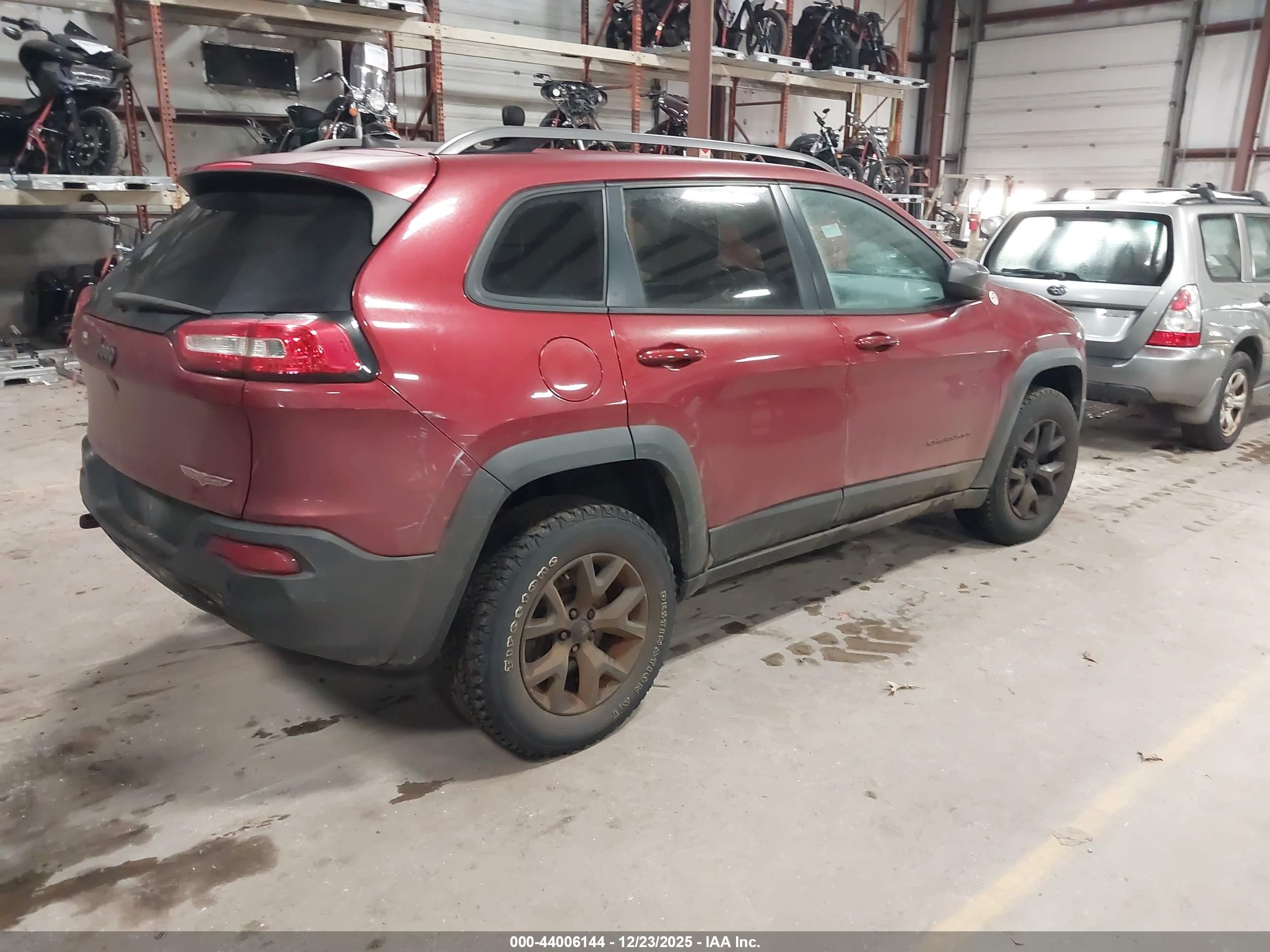 JEEP CHEROKEE image 4