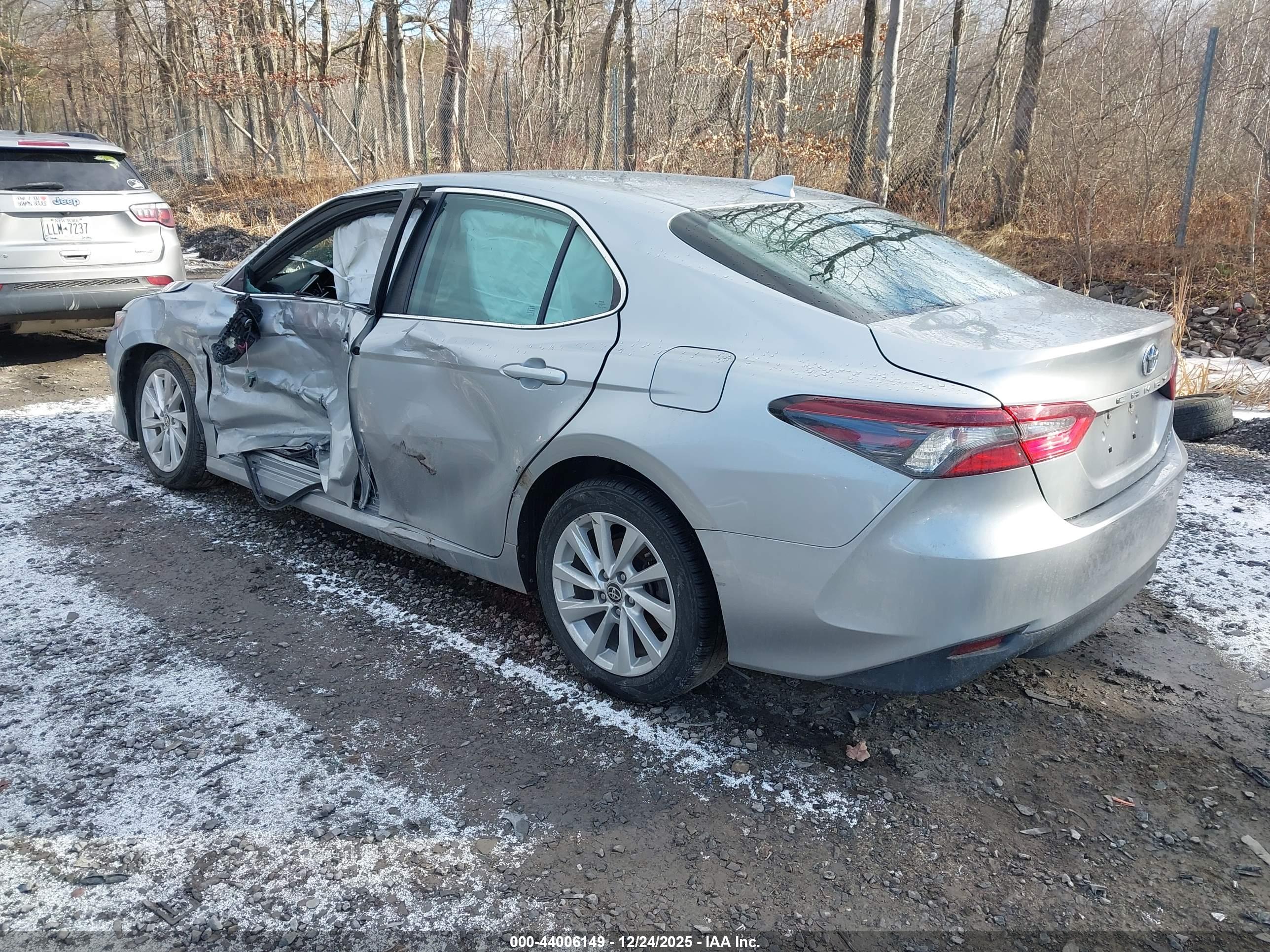 TOYOTA CAMRY image 3