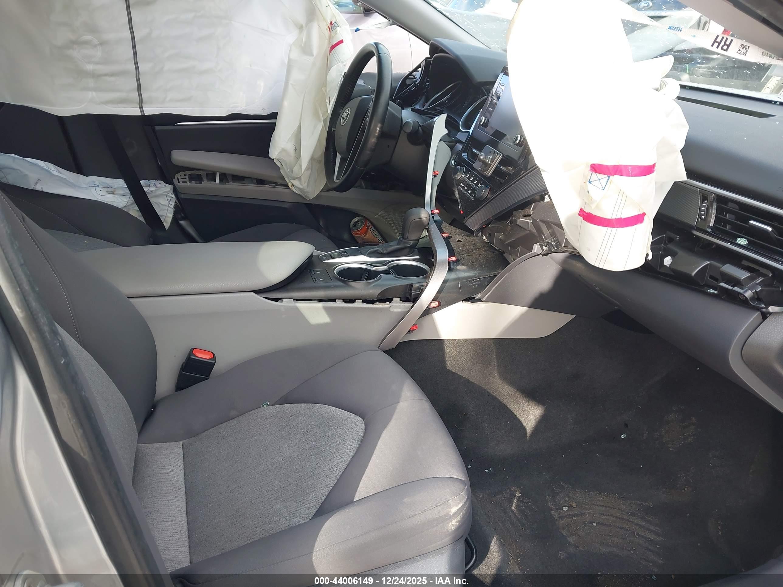 TOYOTA CAMRY image 5