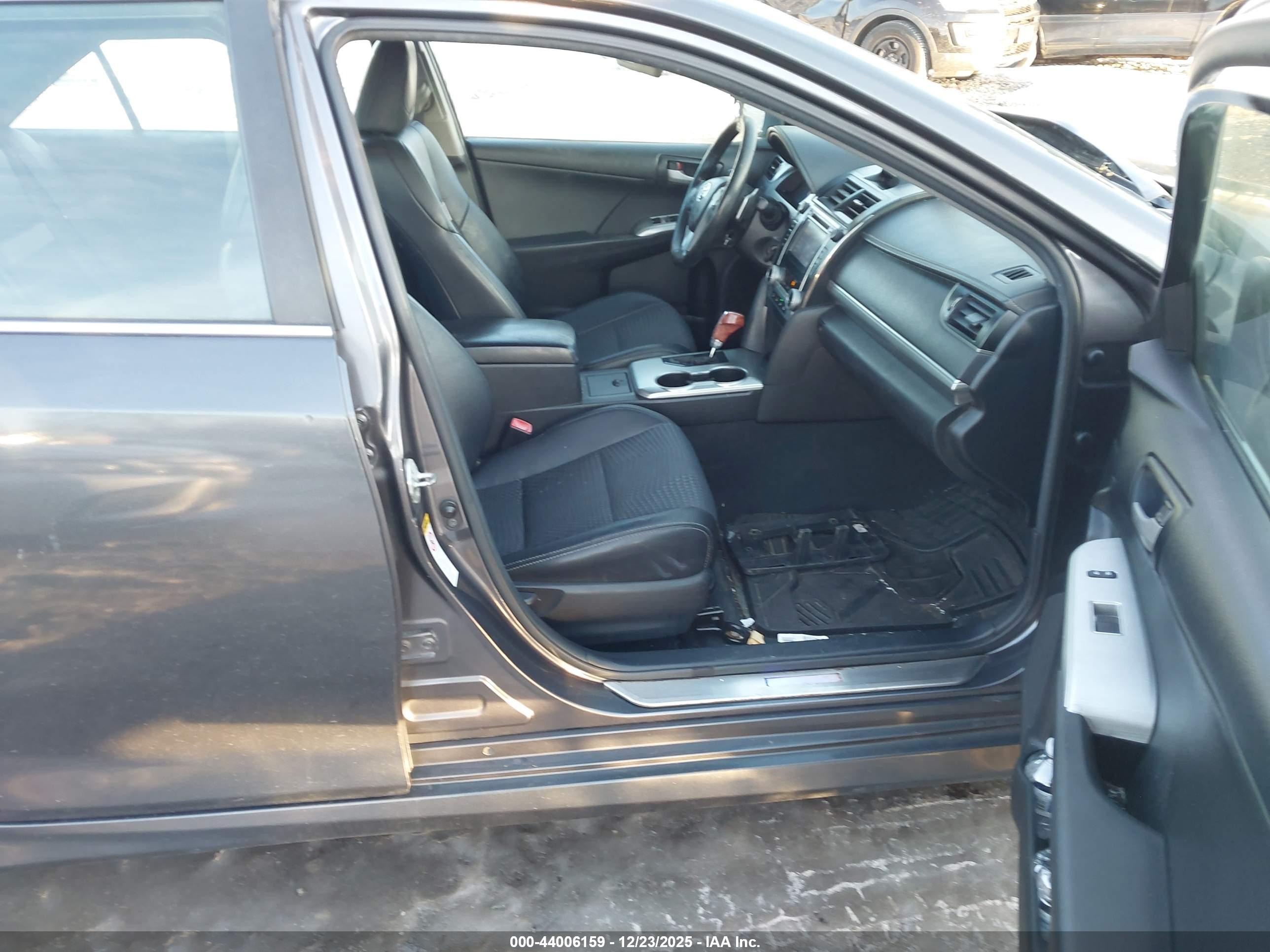 TOYOTA CAMRY image 5