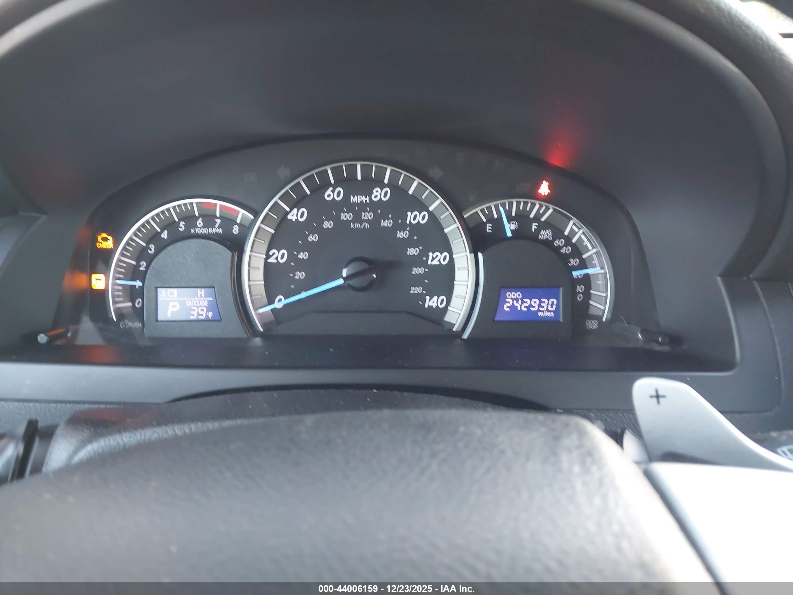 TOYOTA CAMRY image 7