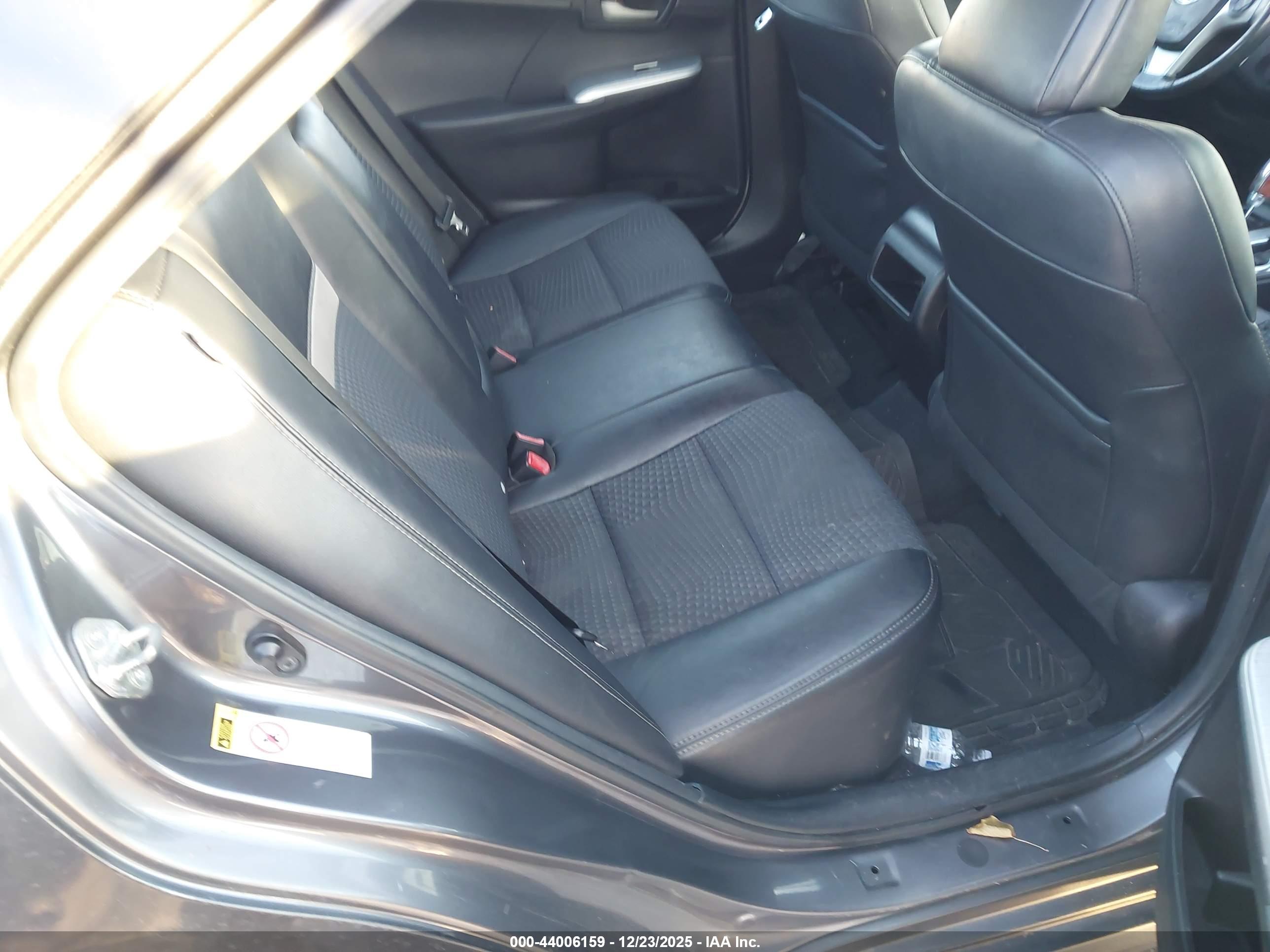 TOYOTA CAMRY image 8
