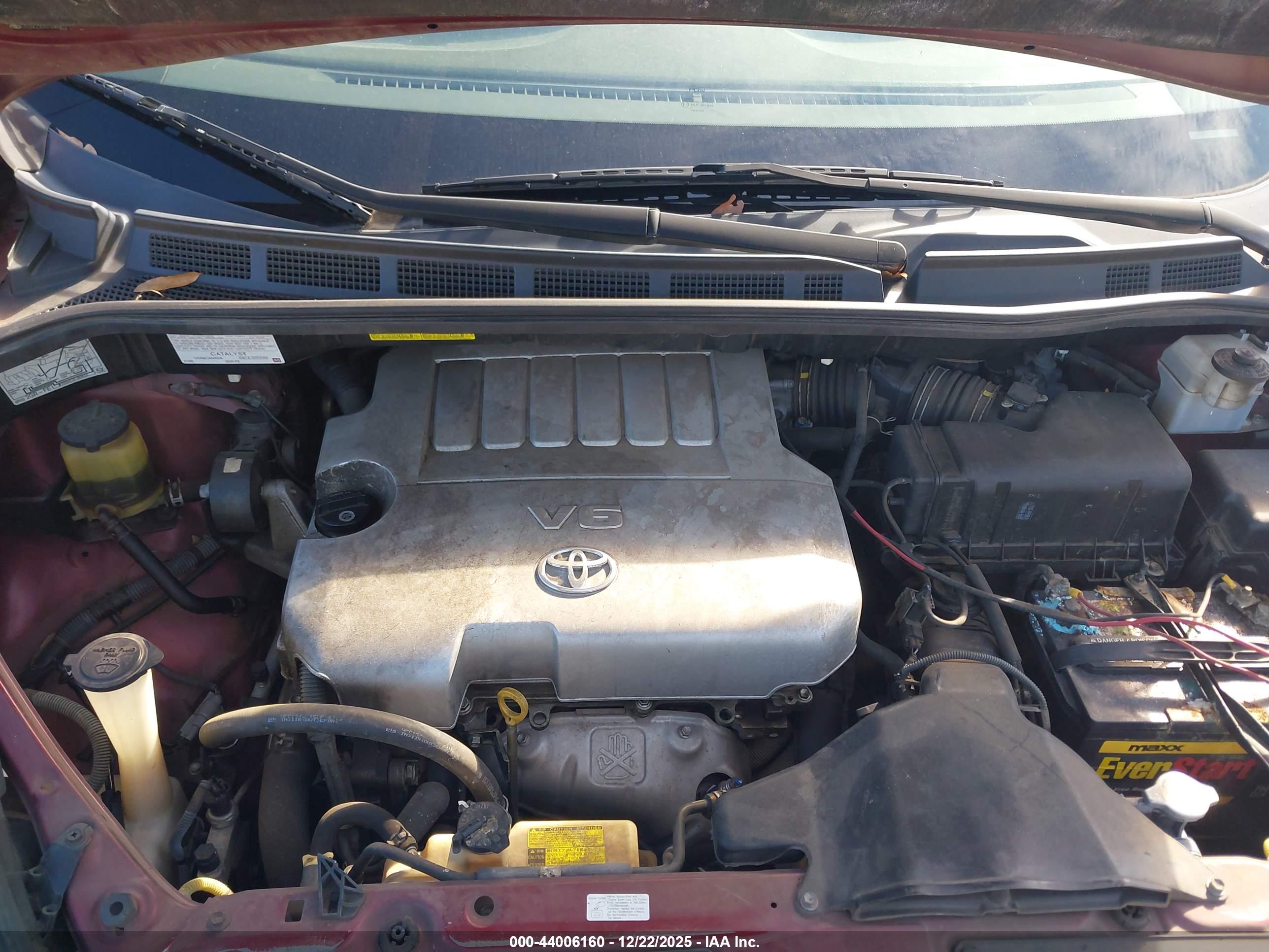 TOYOTA SIENNA image 10