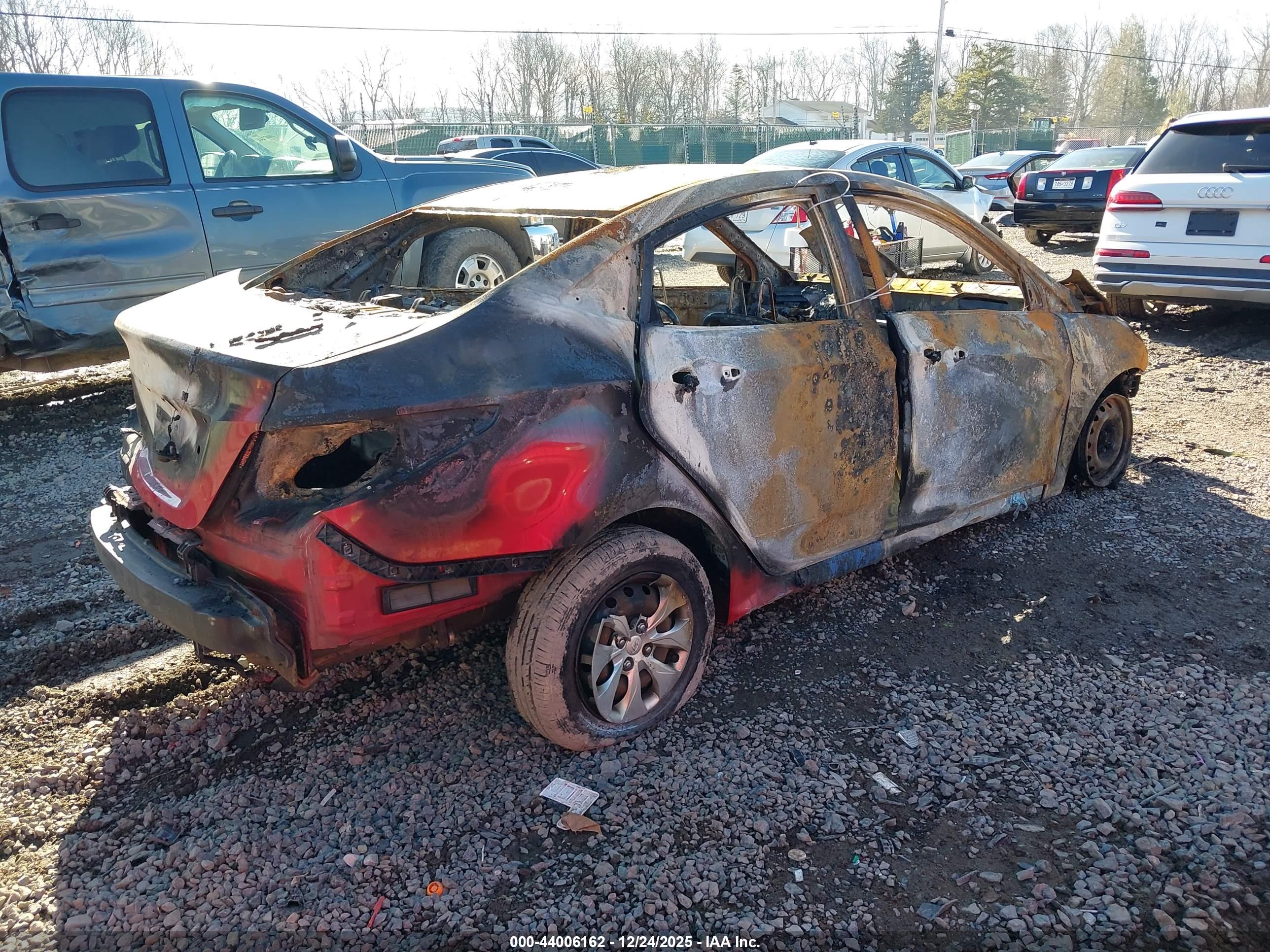 HYUNDAI ACCENT image 4