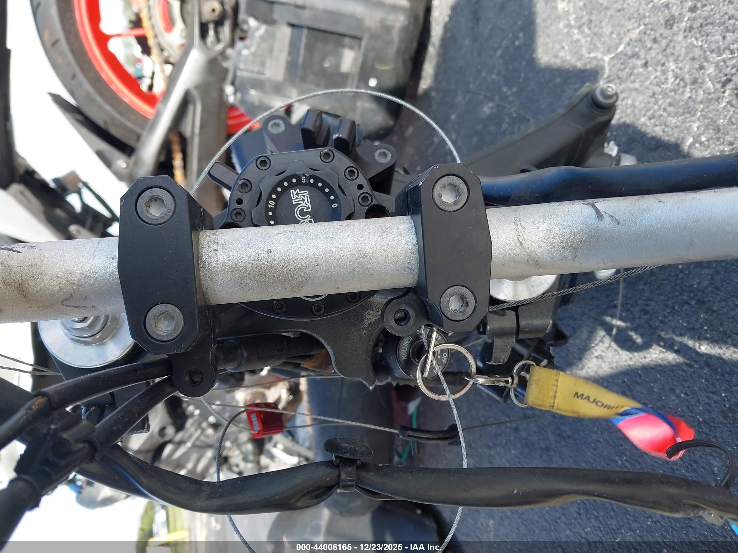 YAMAHA MT09 image 7
