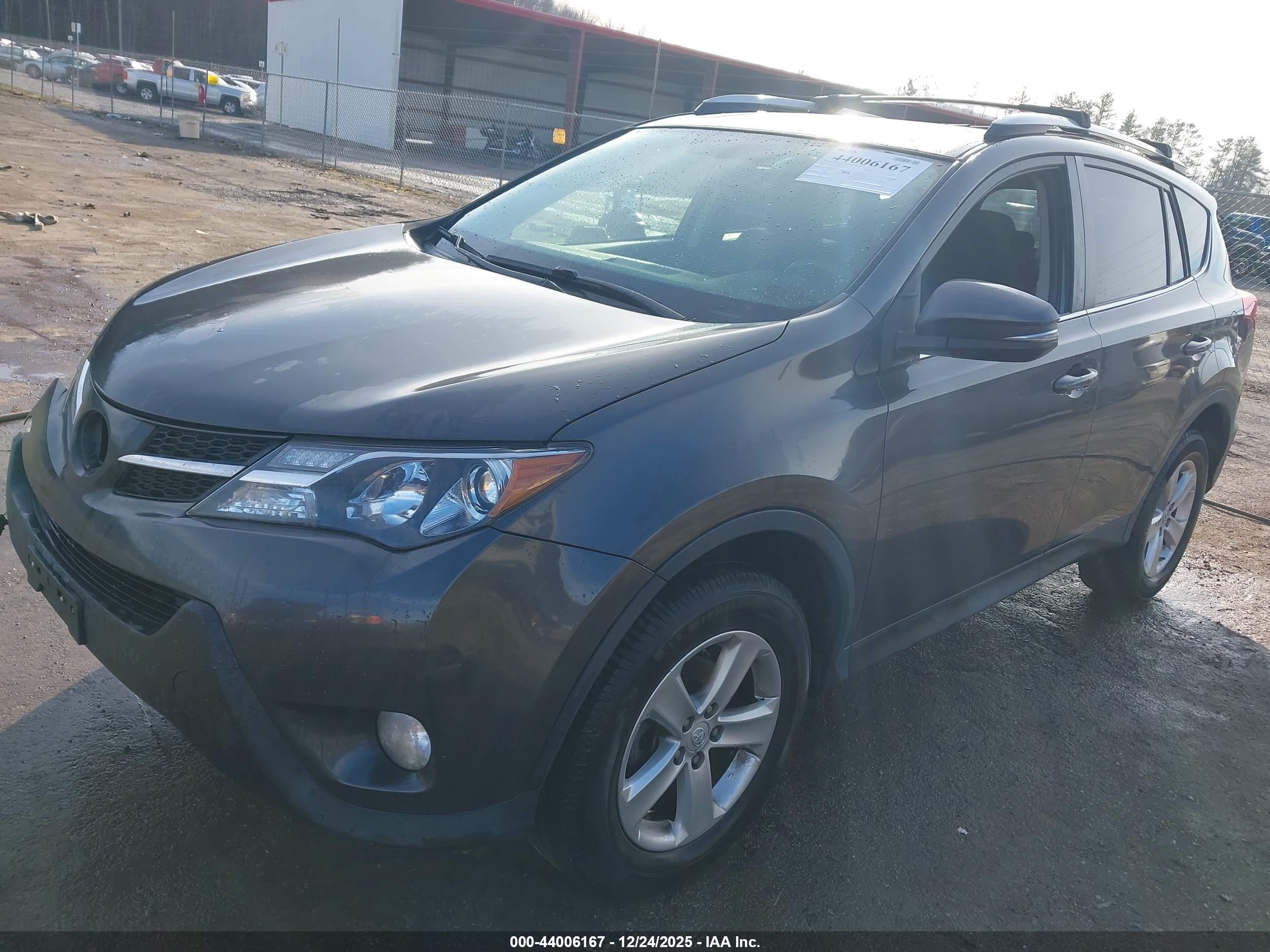 TOYOTA RAV4 image 2