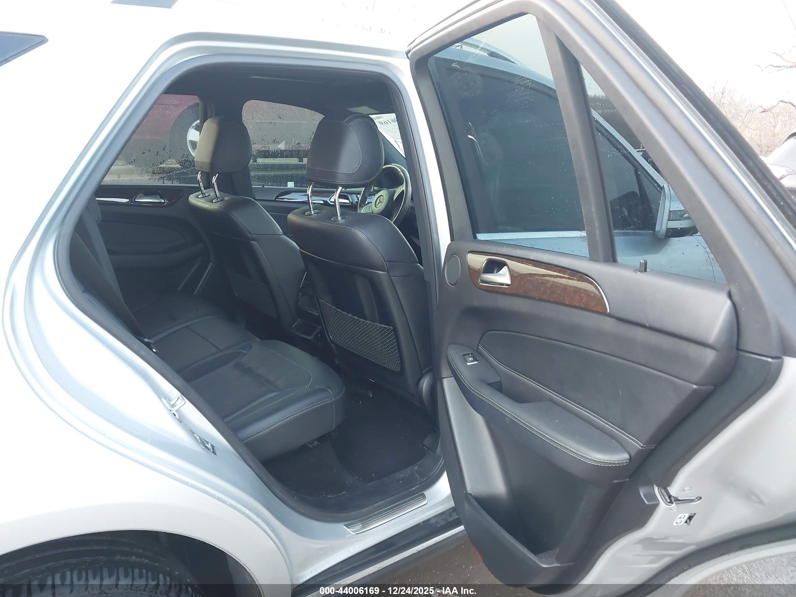 MERCEDES-BENZ GLE image 8