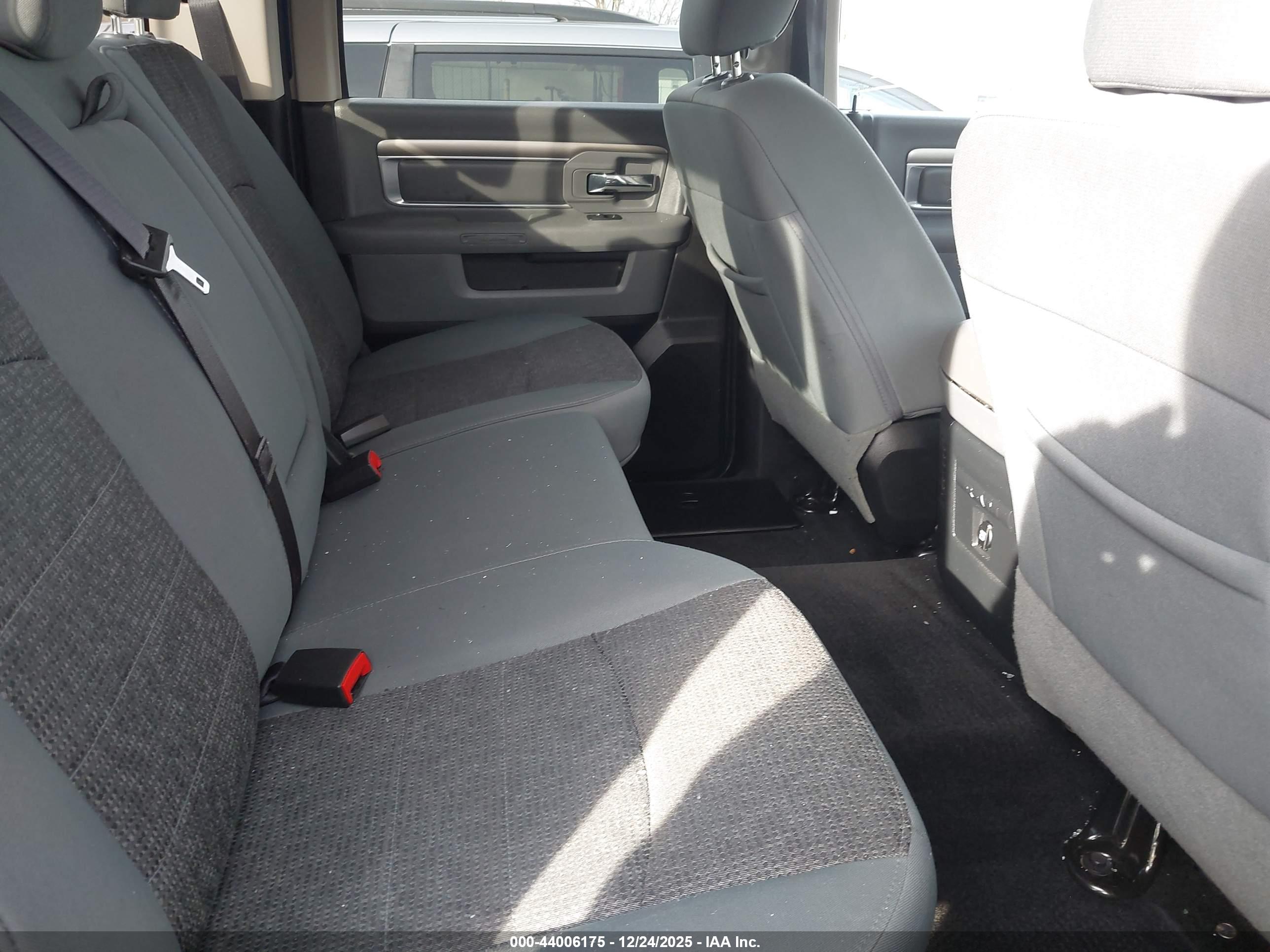 RAM 2500 image 8