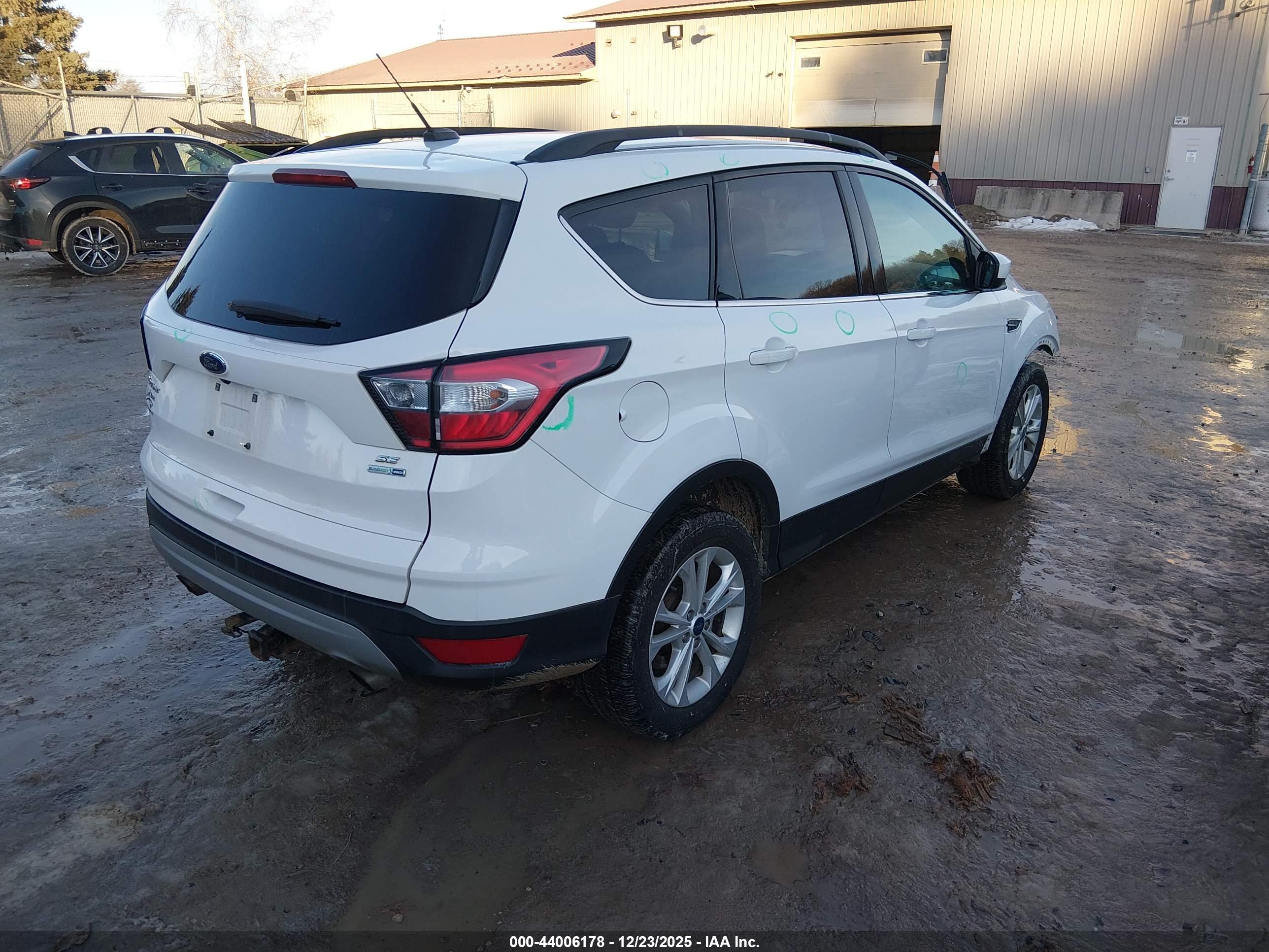 FORD ESCAPE image 4