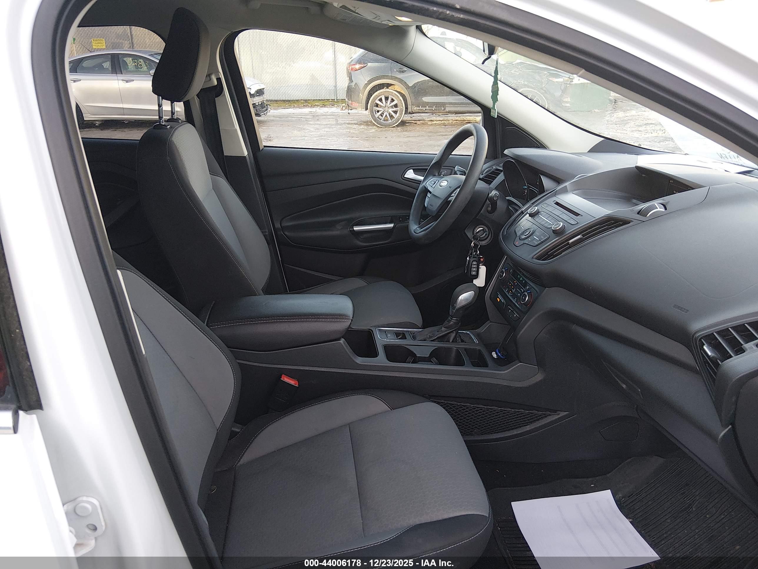 FORD ESCAPE image 5