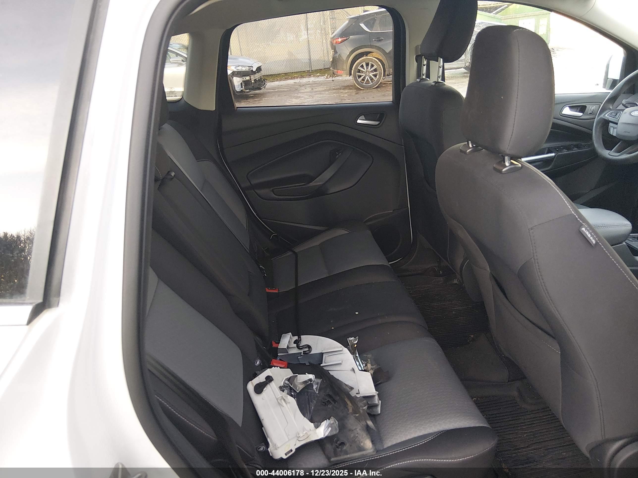 FORD ESCAPE image 8