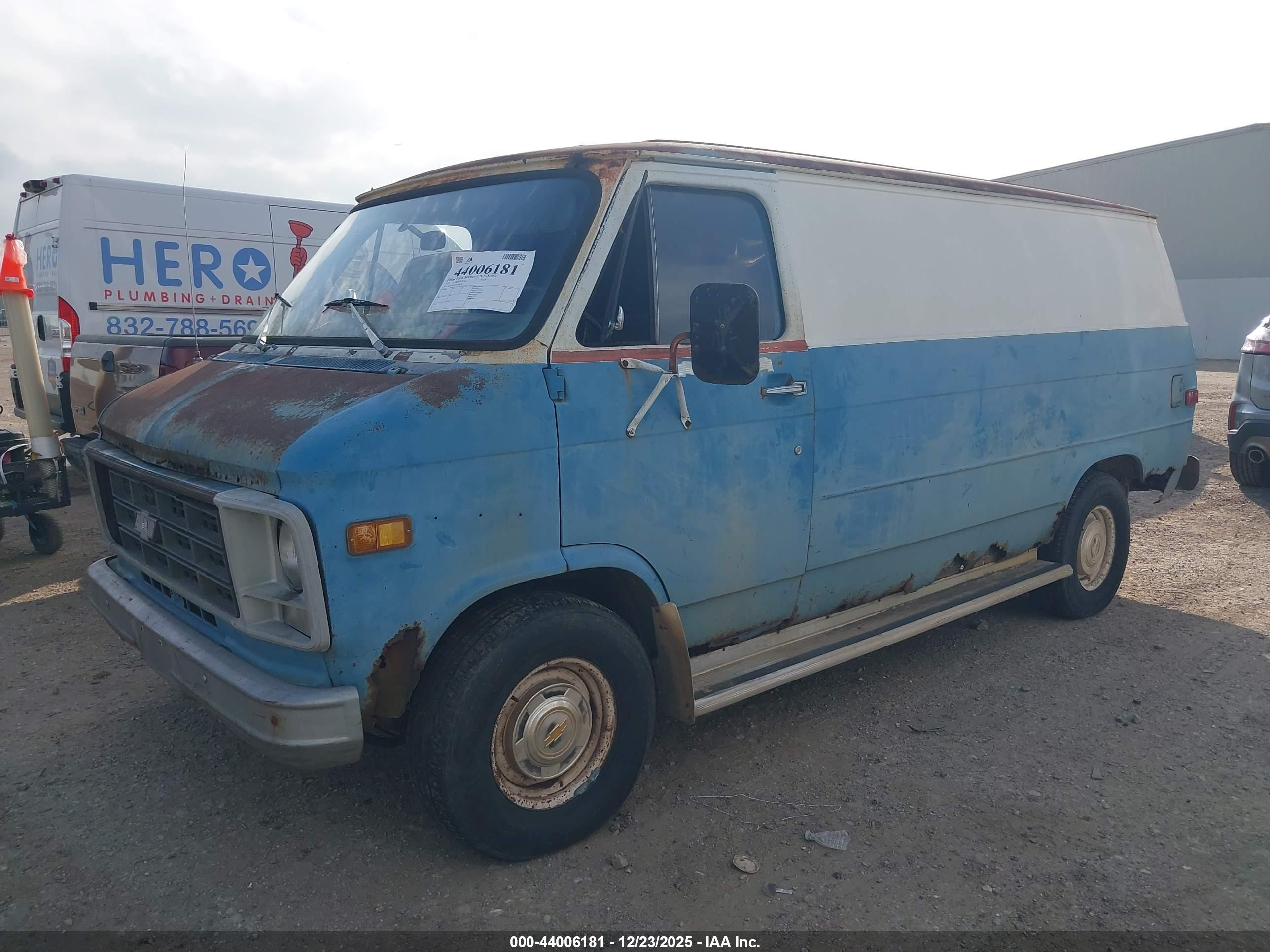 CHEVROLET VAN image 2