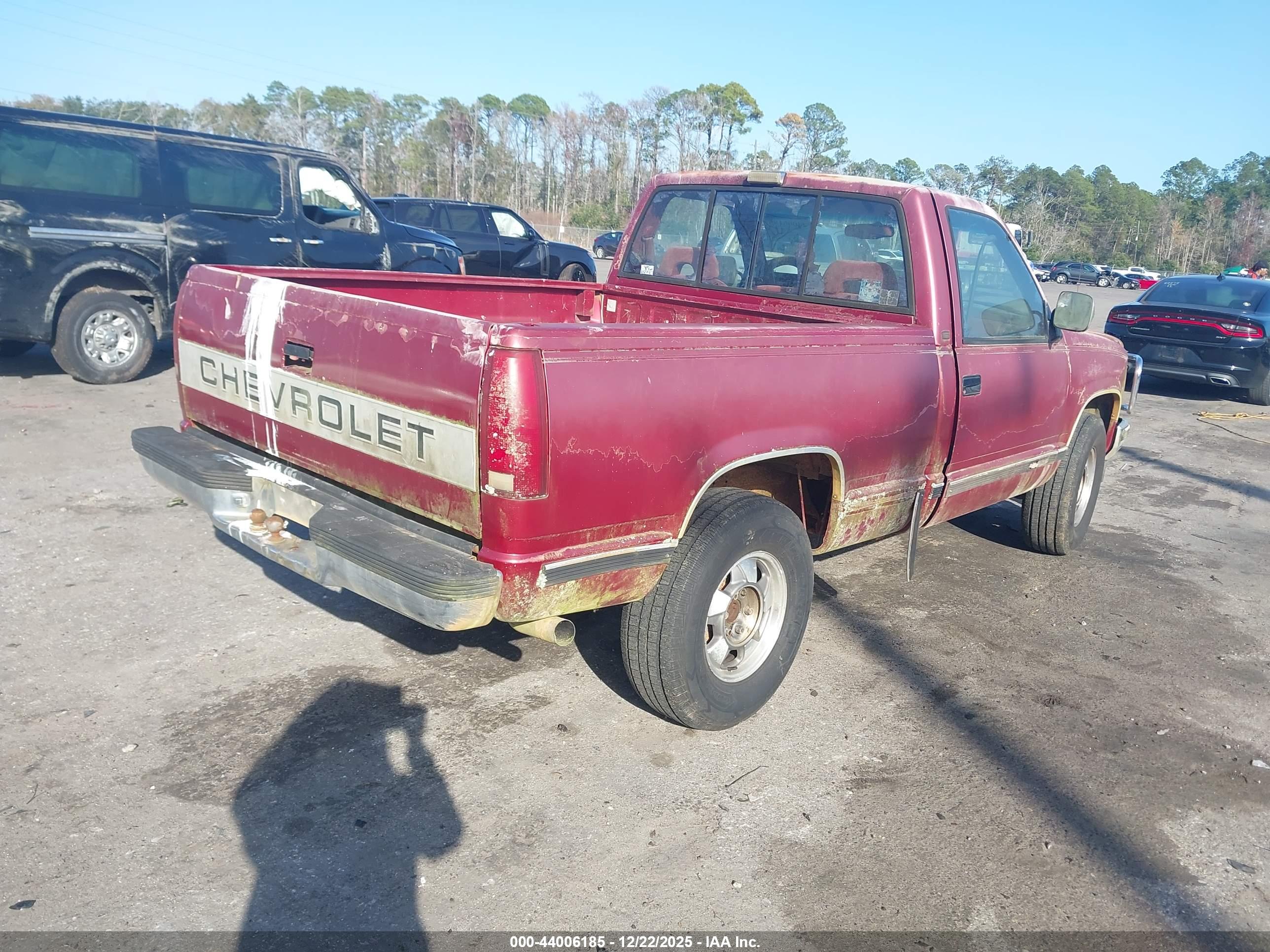 CHEVROLET GMT-400 image 4