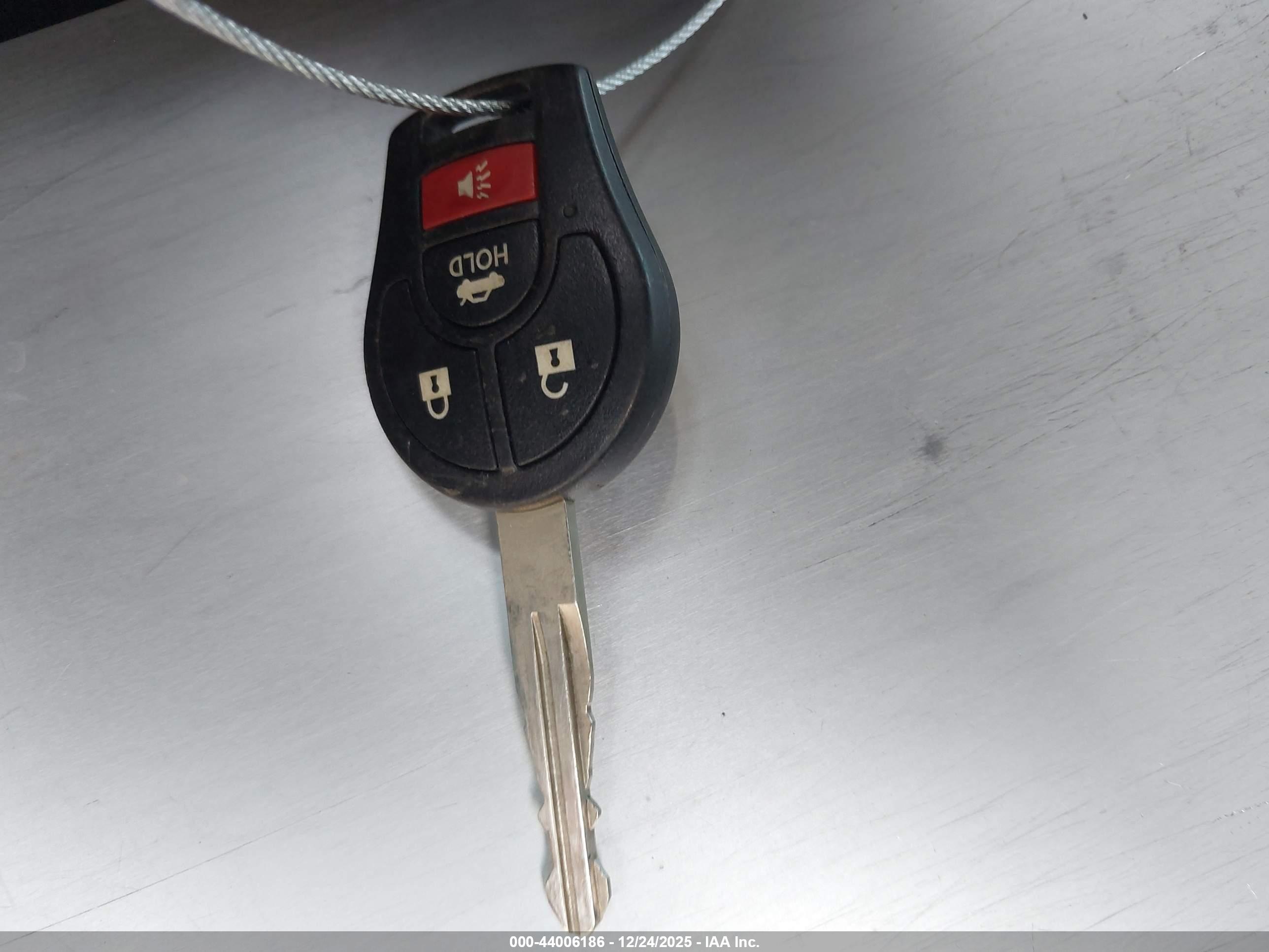 NISSAN VERSA image 11