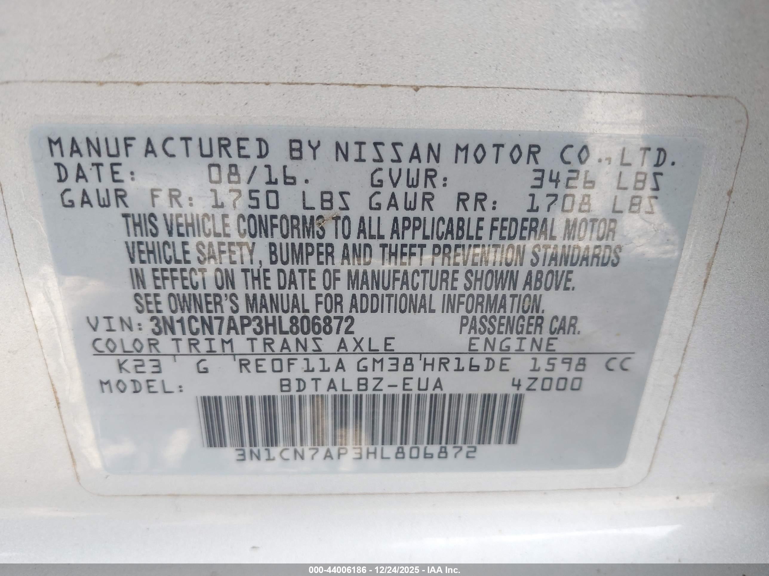 NISSAN VERSA image 9