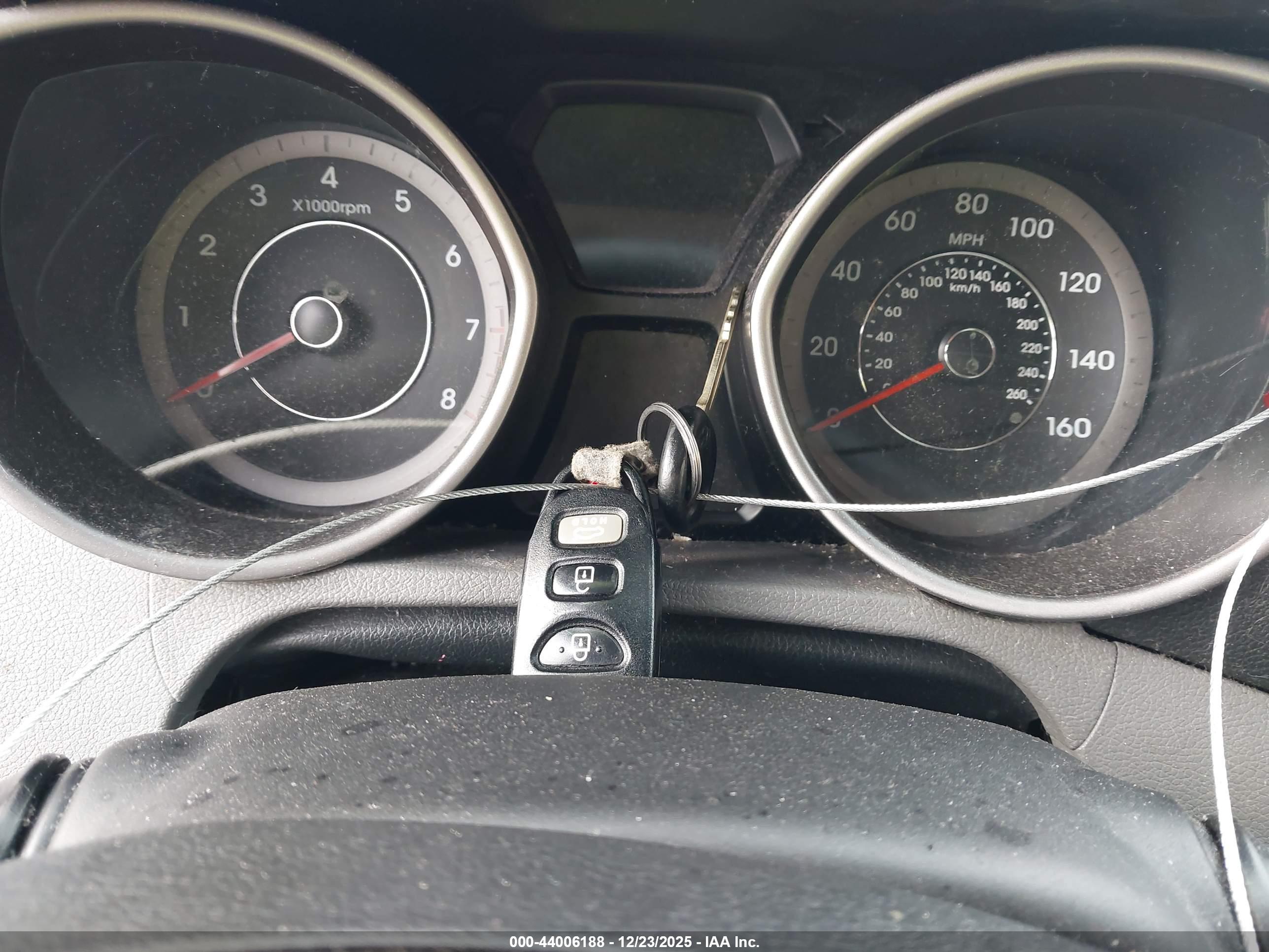 HYUNDAI ELANTRA image 11