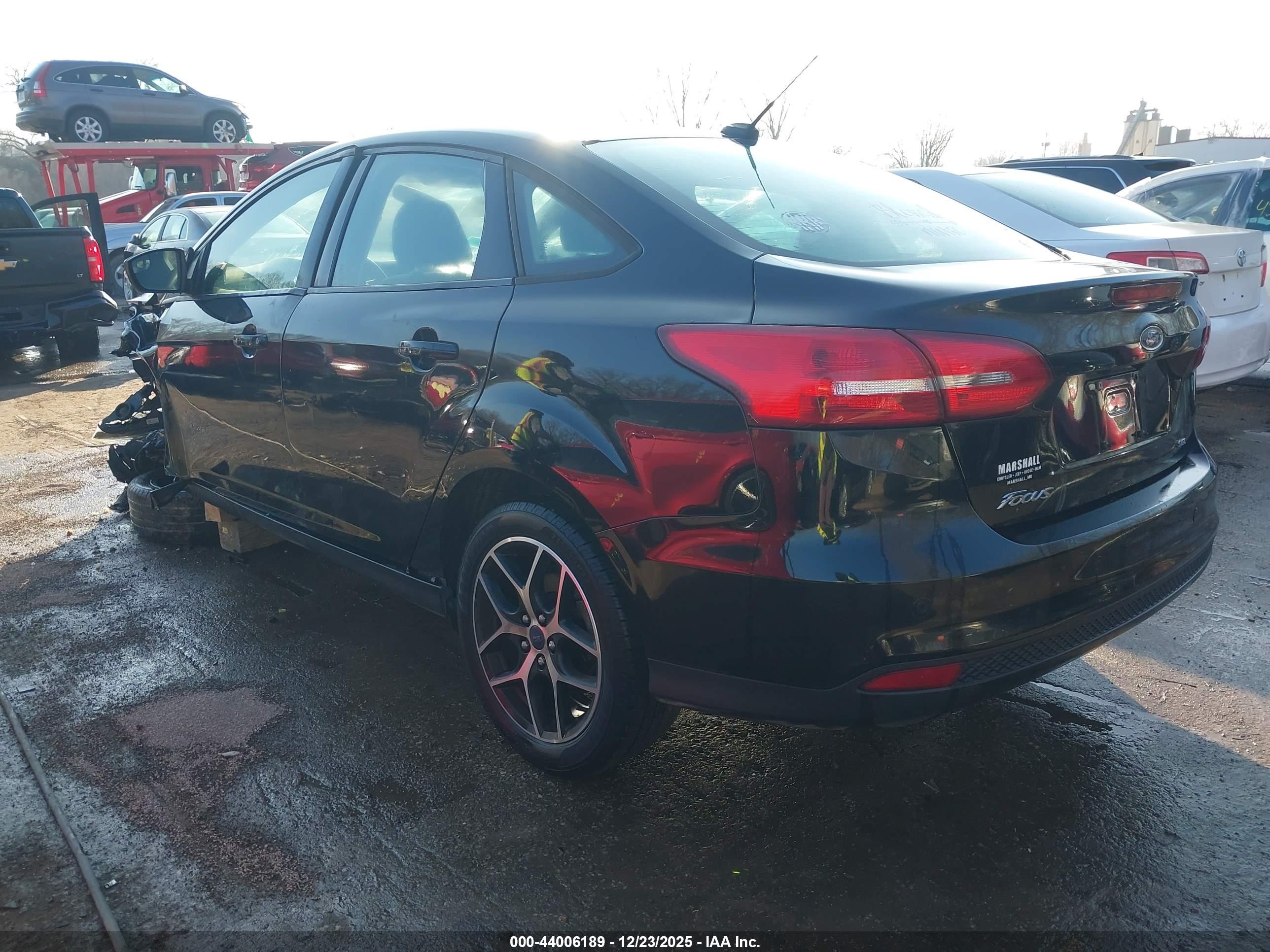 FORD FOCUS image 3