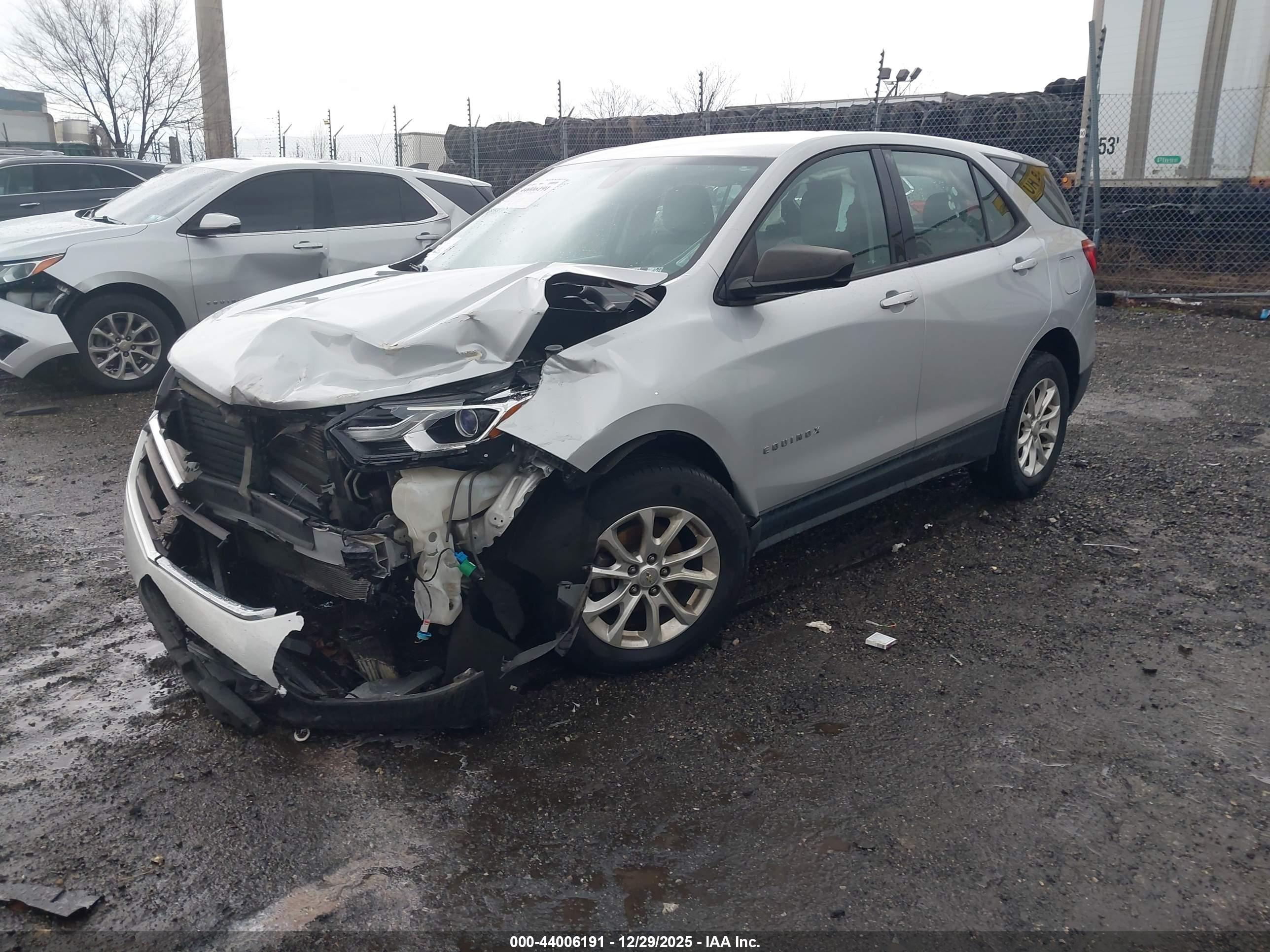 CHEVROLET EQUINOX image 2