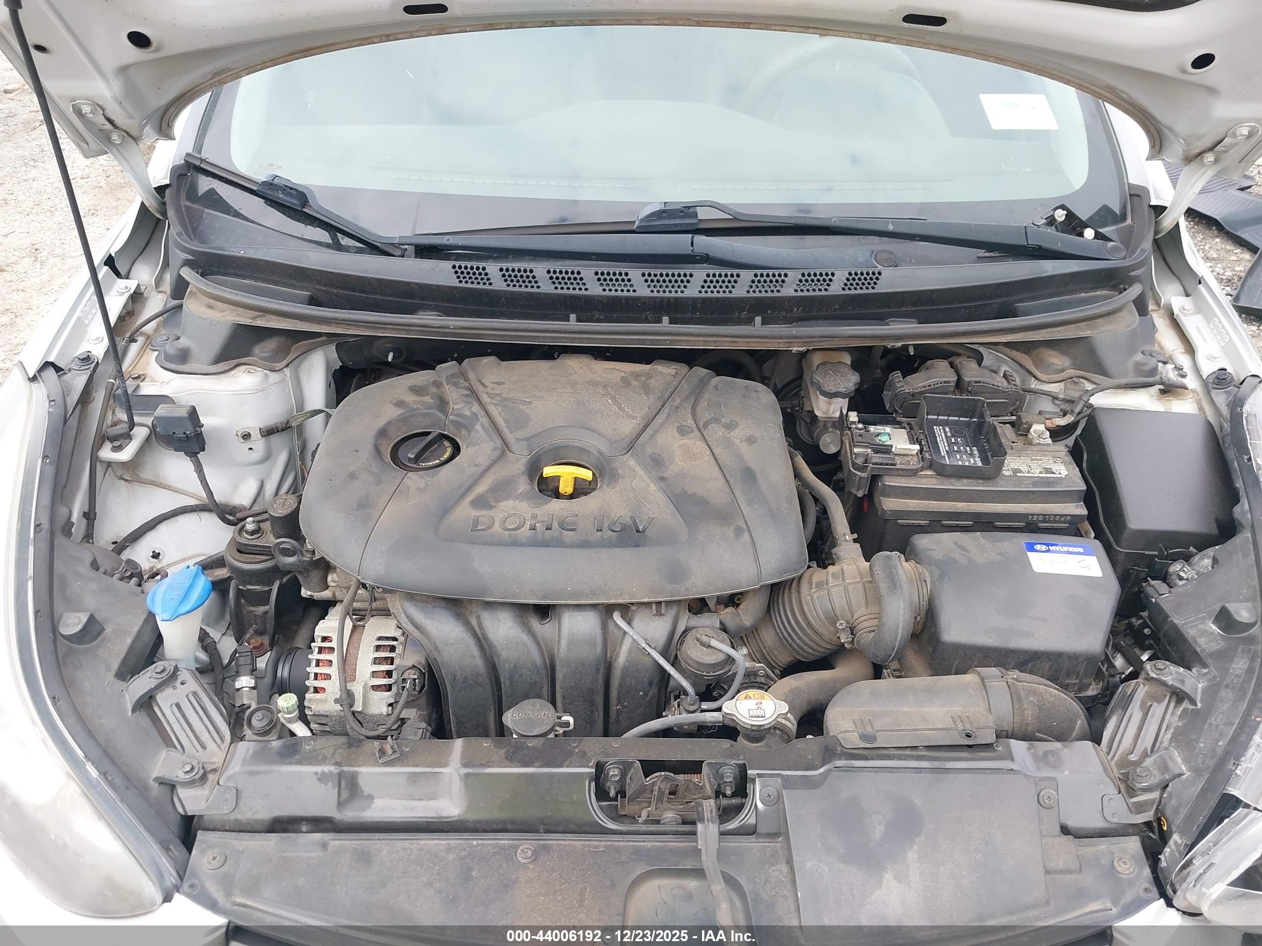 HYUNDAI ELANTRA image 10