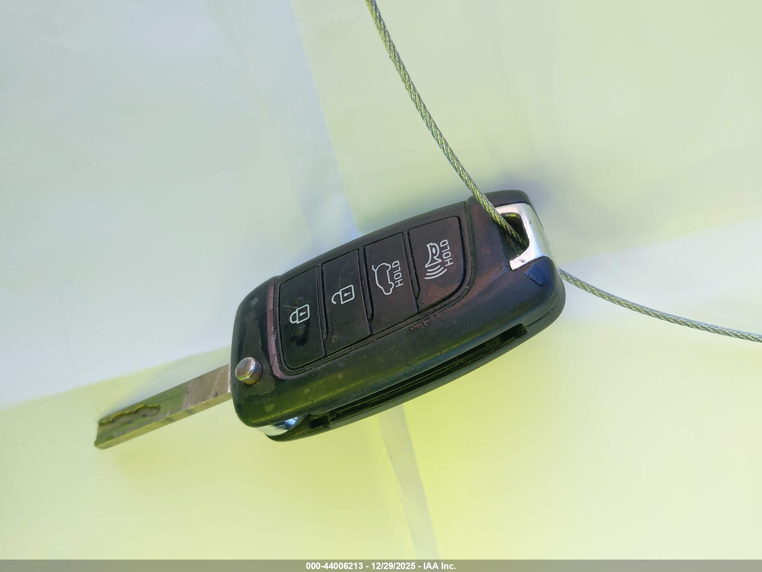 HYUNDAI KONA image 11
