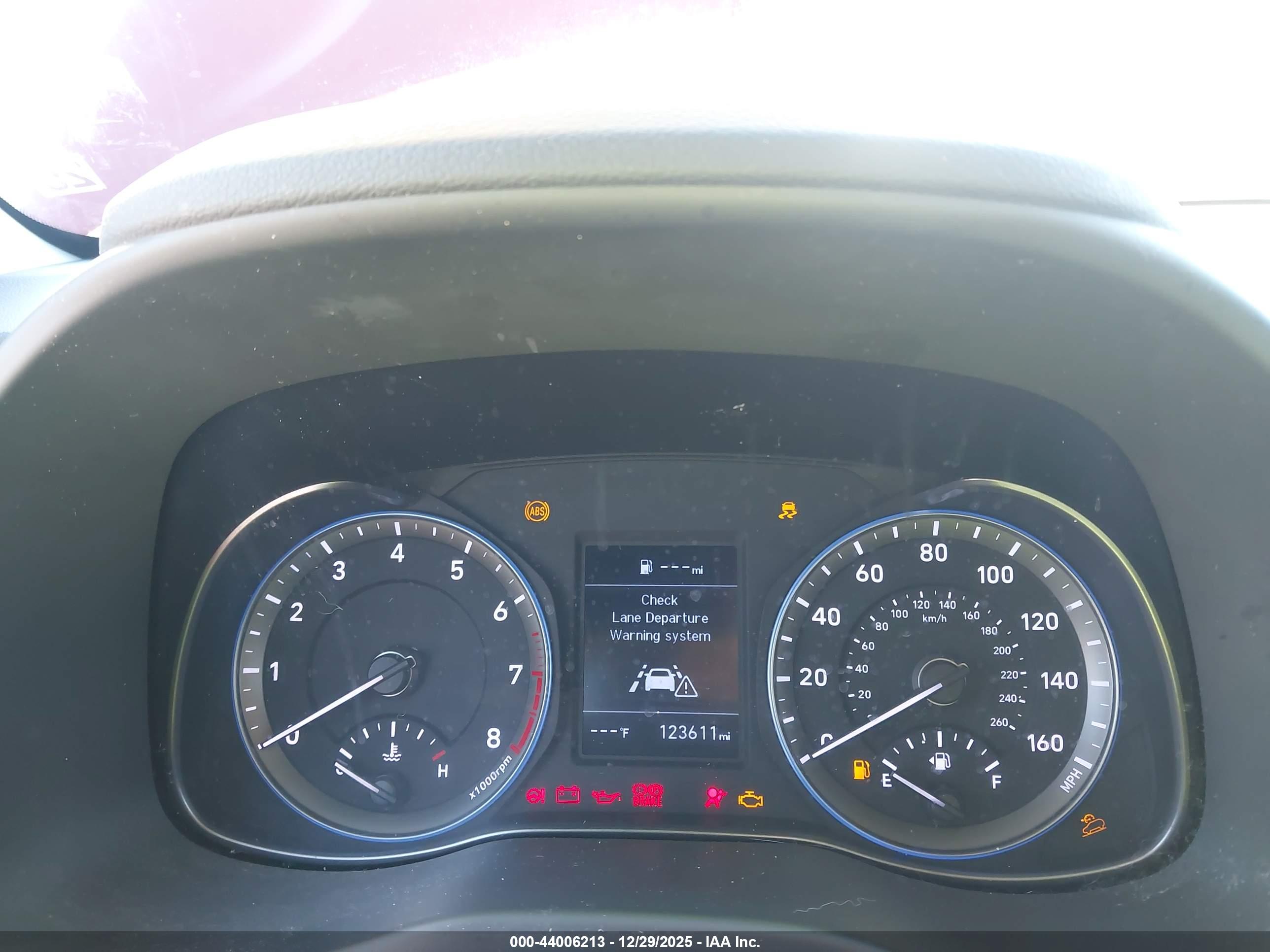 HYUNDAI KONA image 7