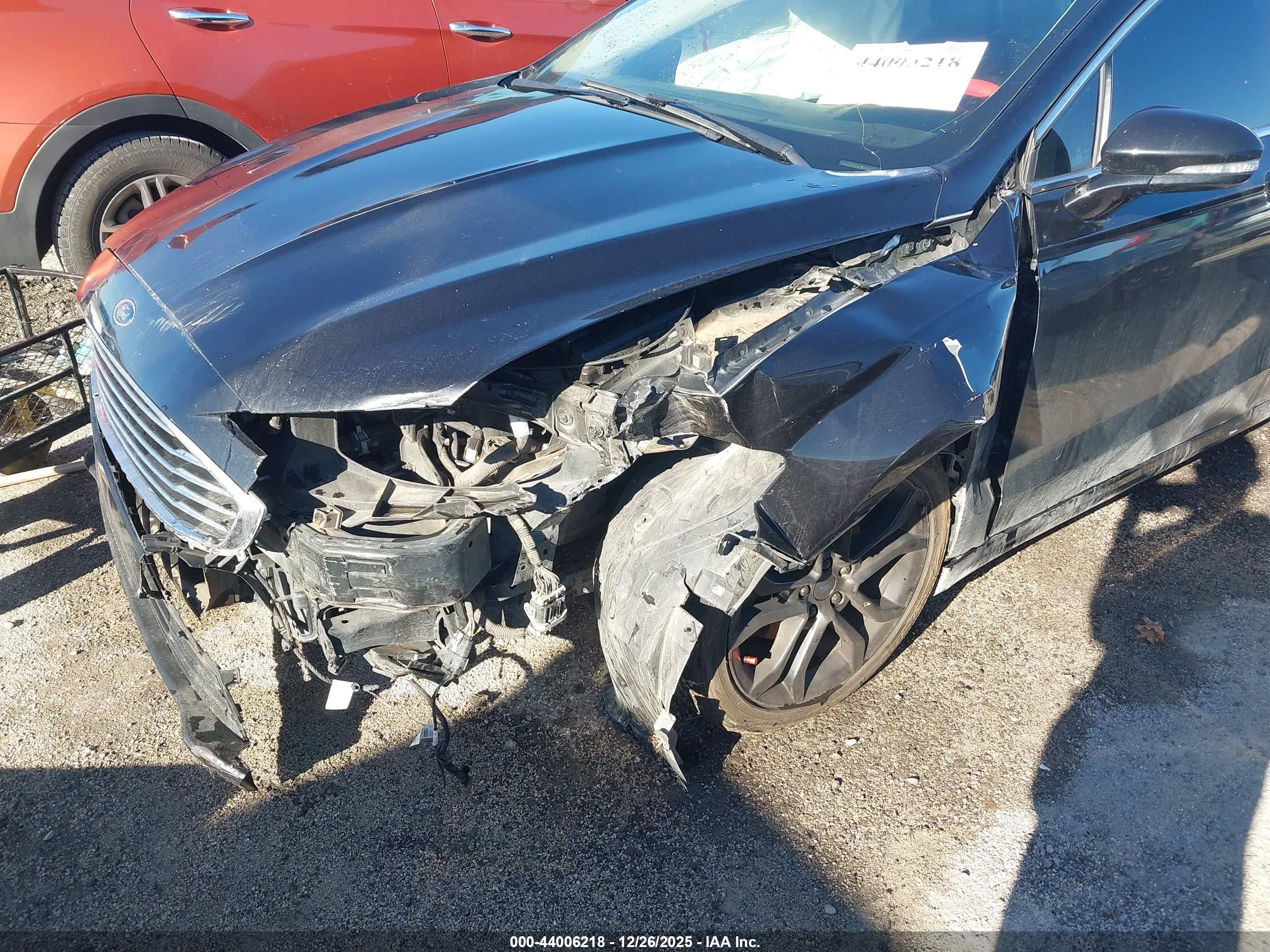 FORD FUSION image 6