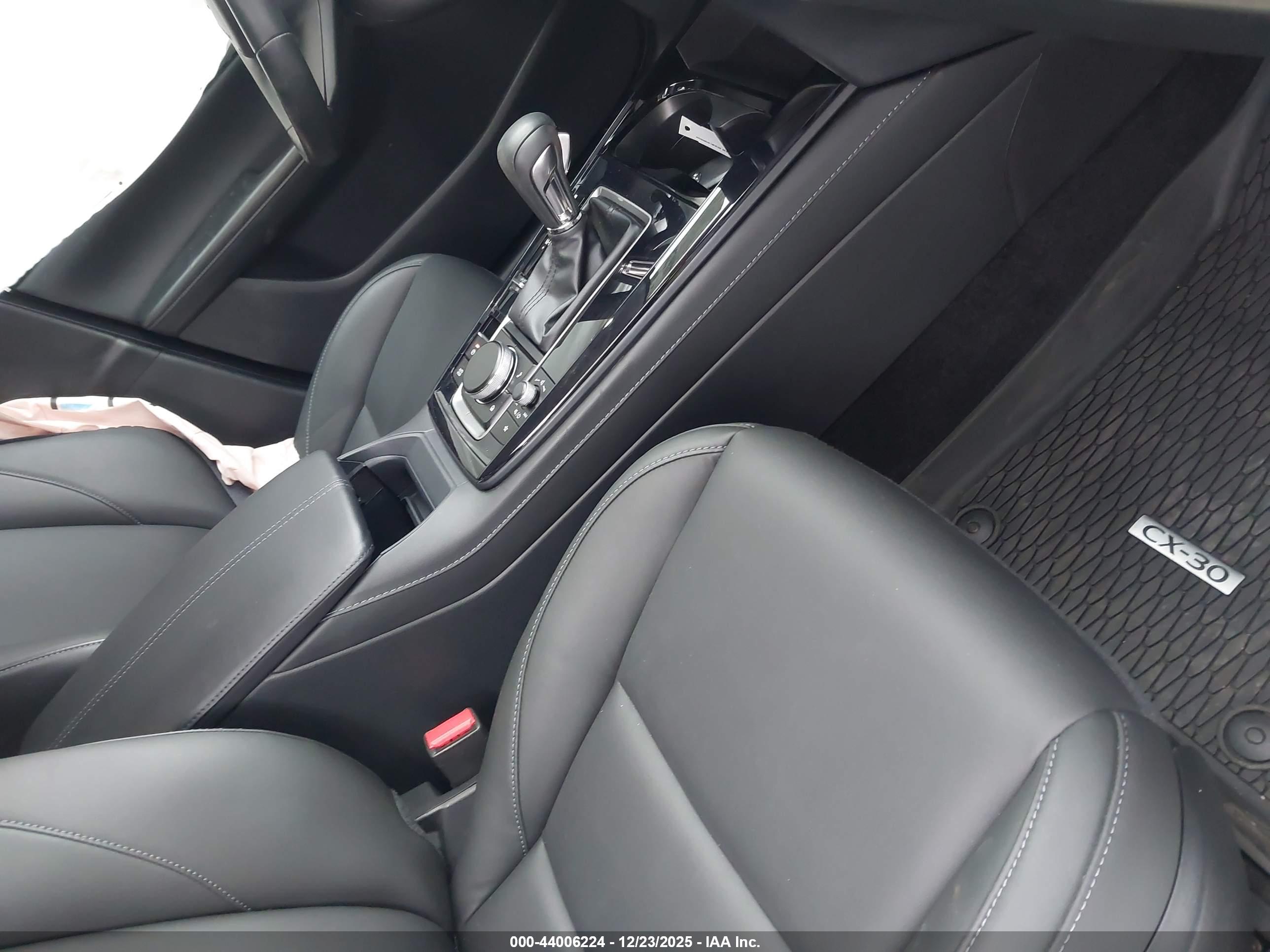 MAZDA CX-30 image 5