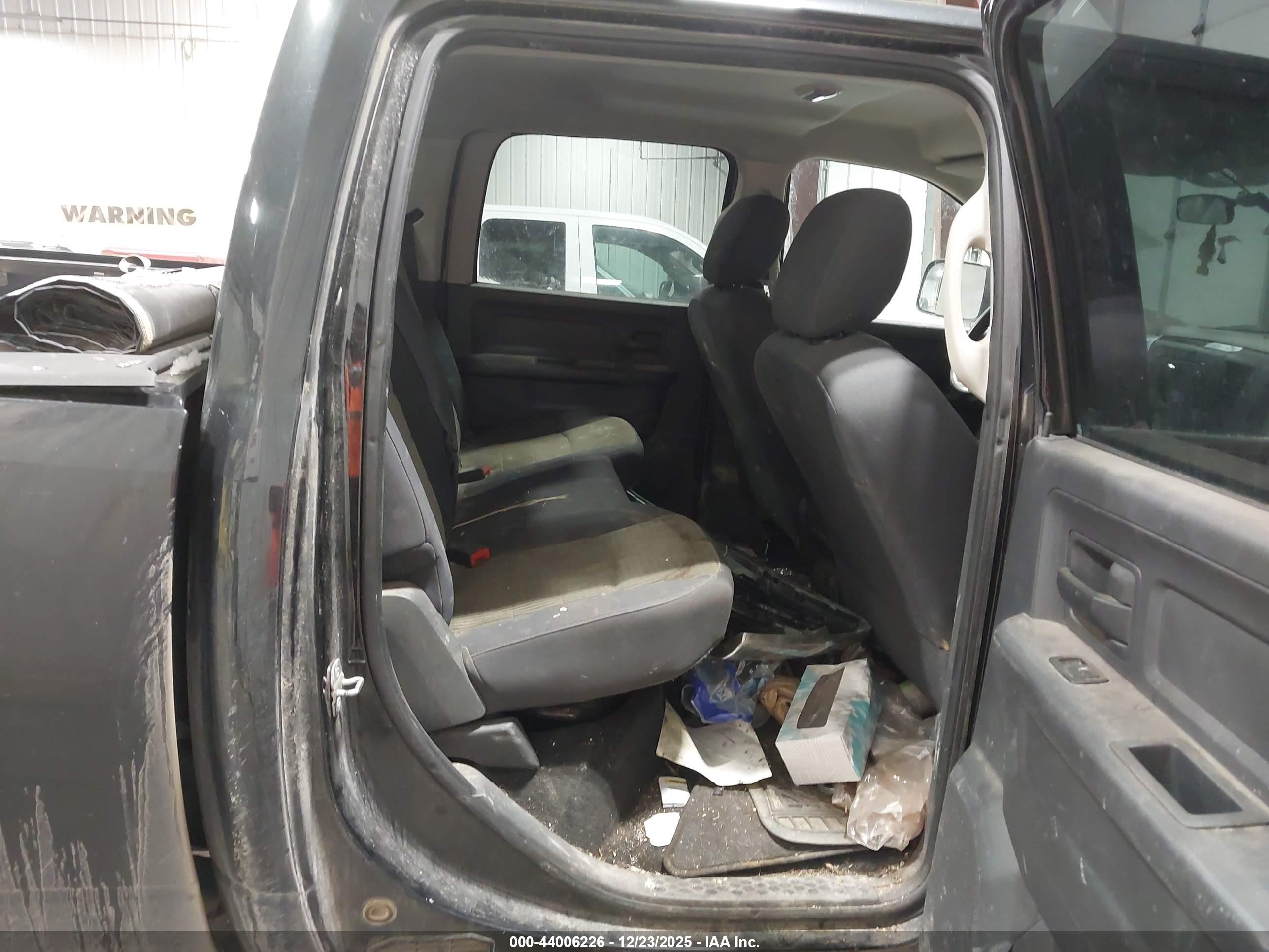 DODGE RAM image 8