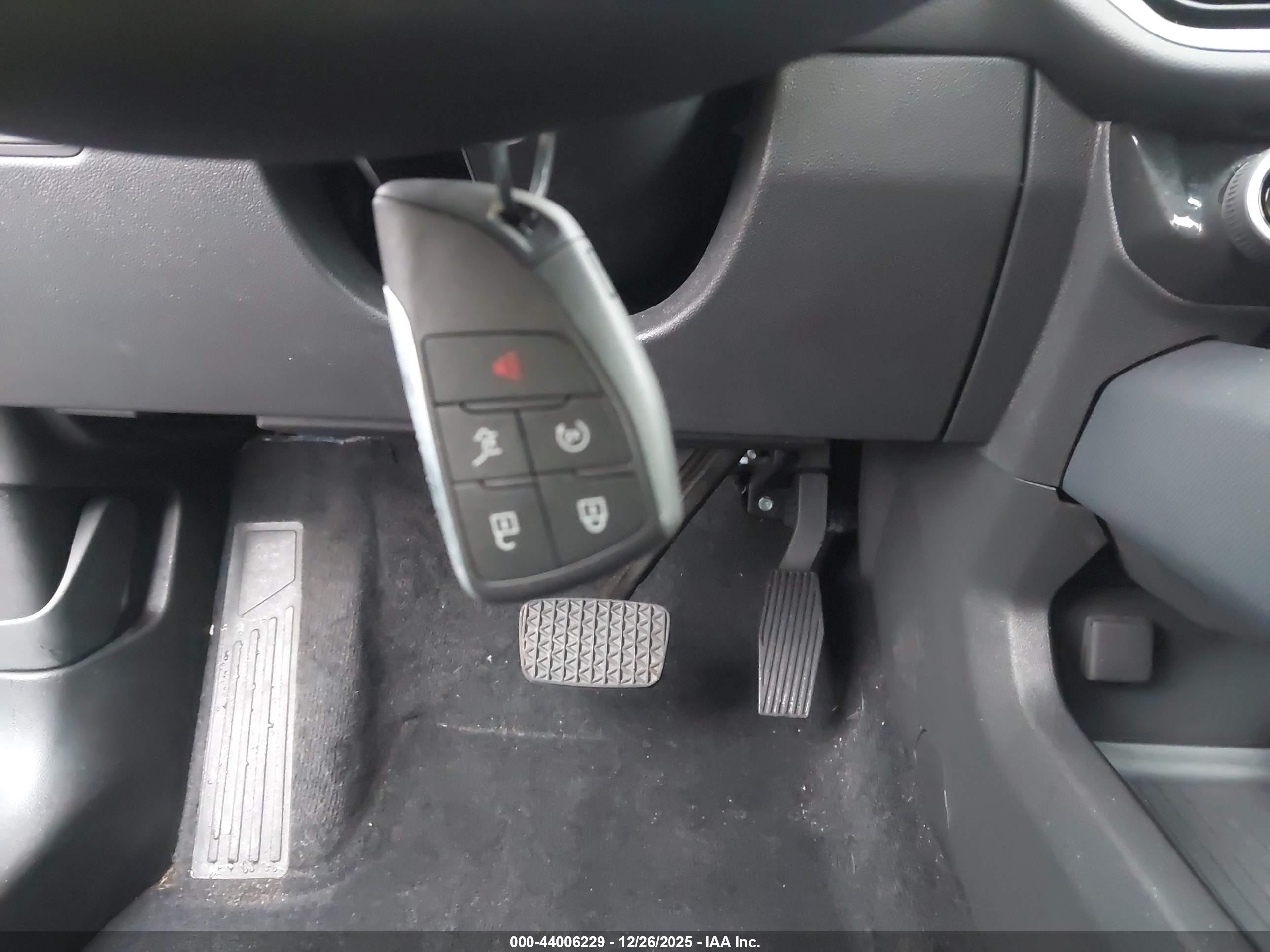 CHEVROLET EQUINOX image 11