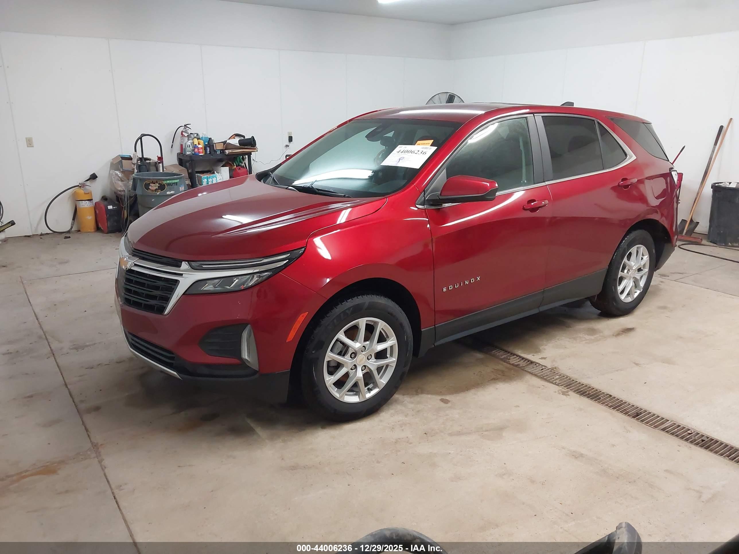 CHEVROLET EQUINOX image 2
