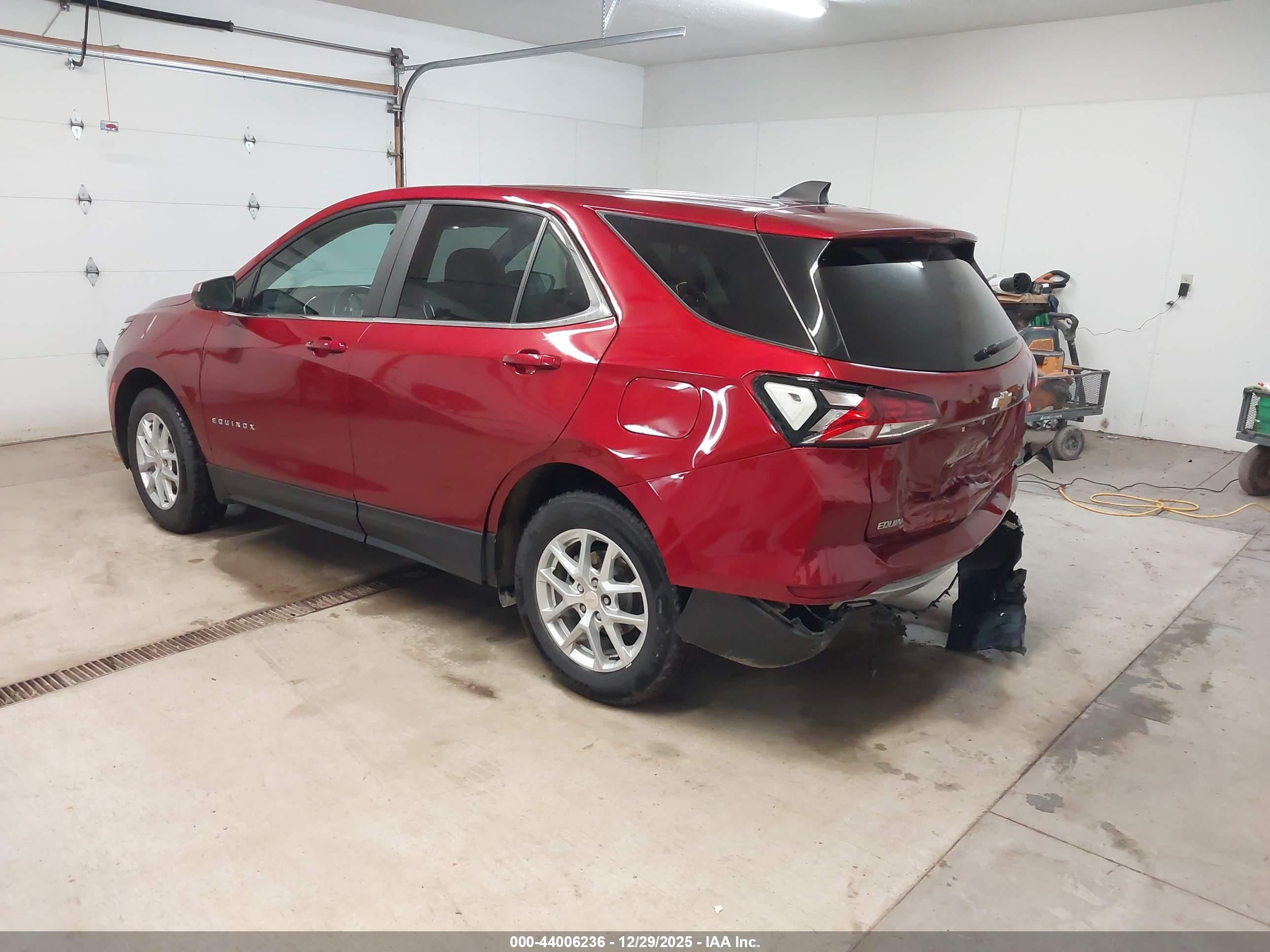 CHEVROLET EQUINOX image 3