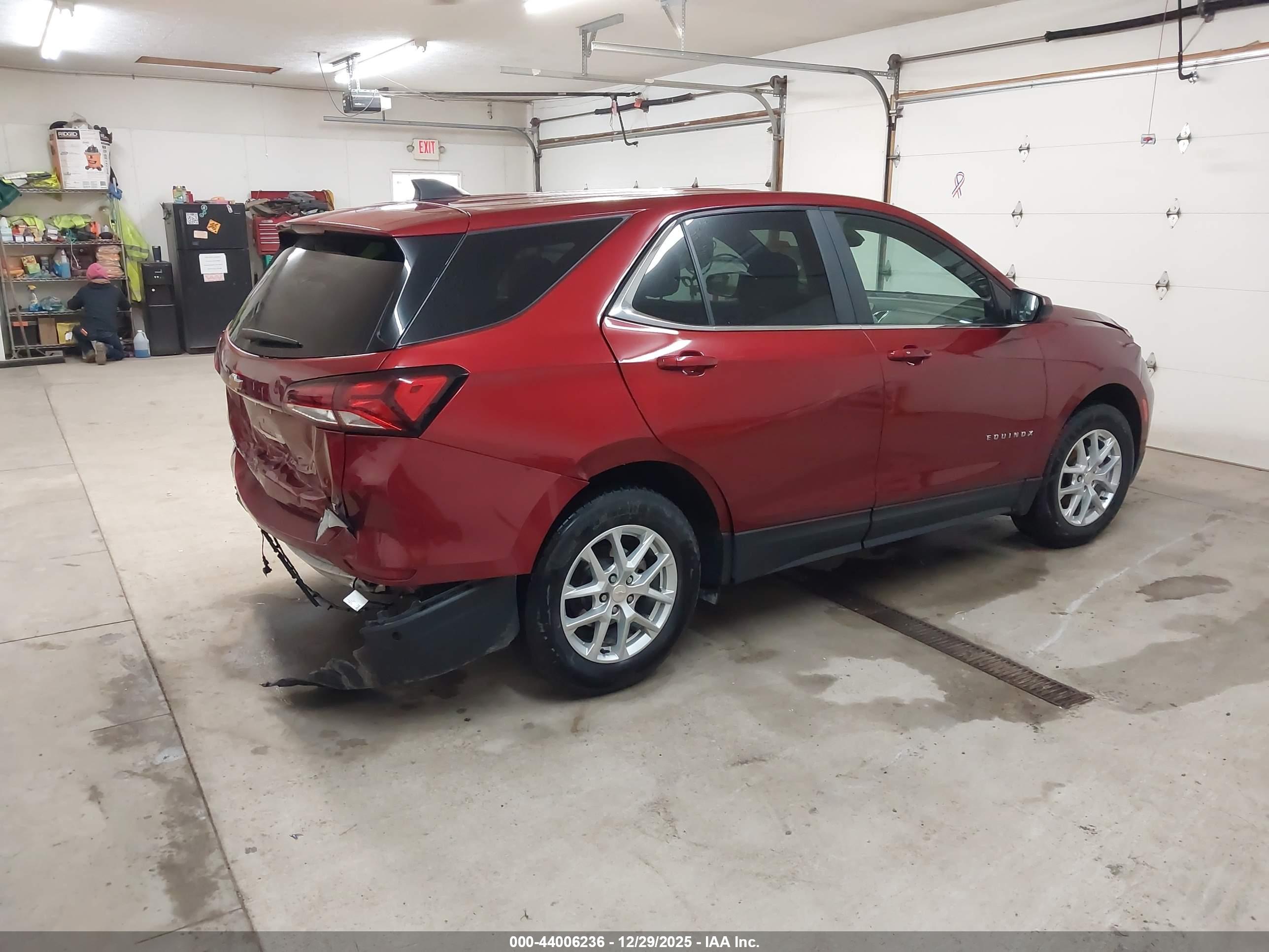 CHEVROLET EQUINOX image 4