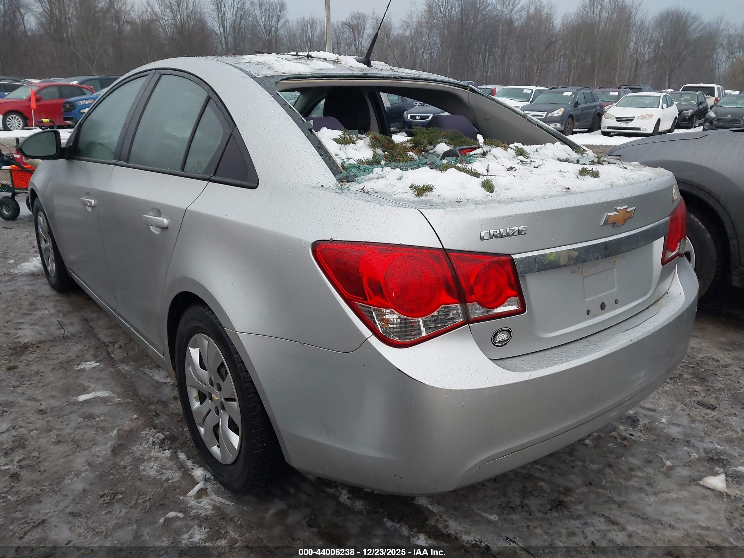 CHEVROLET CRUZE image 3