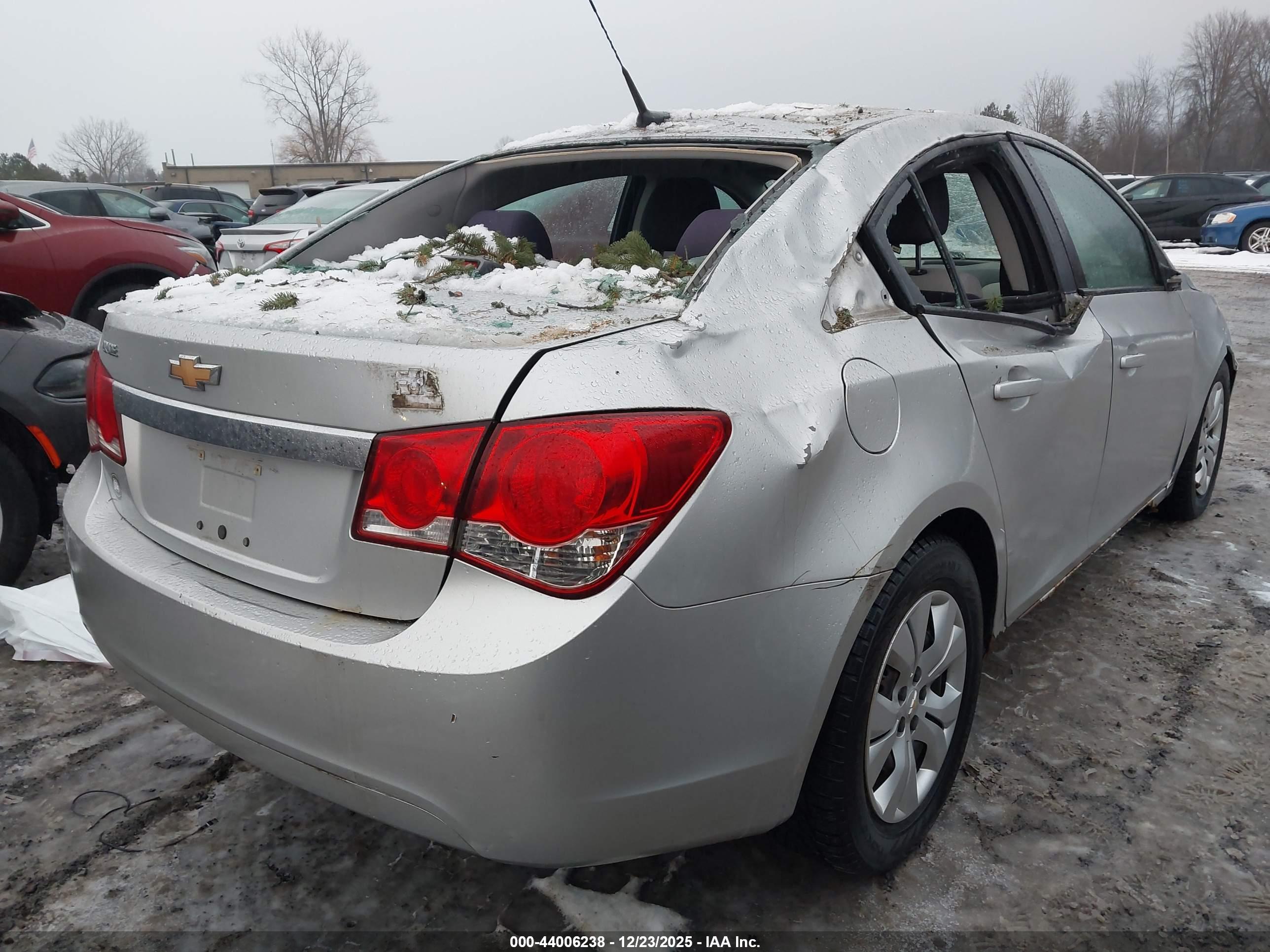 CHEVROLET CRUZE image 4