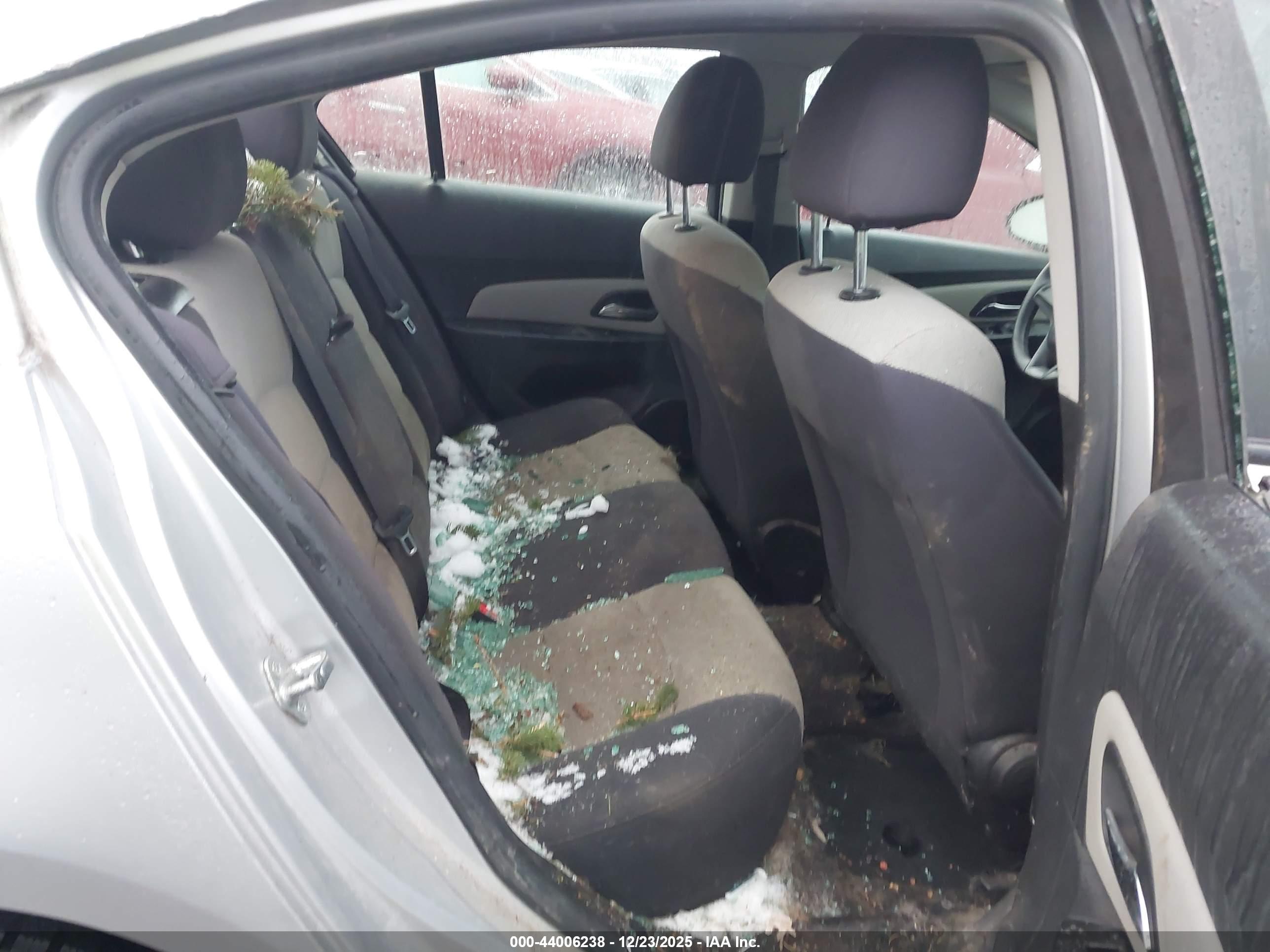 CHEVROLET CRUZE image 8