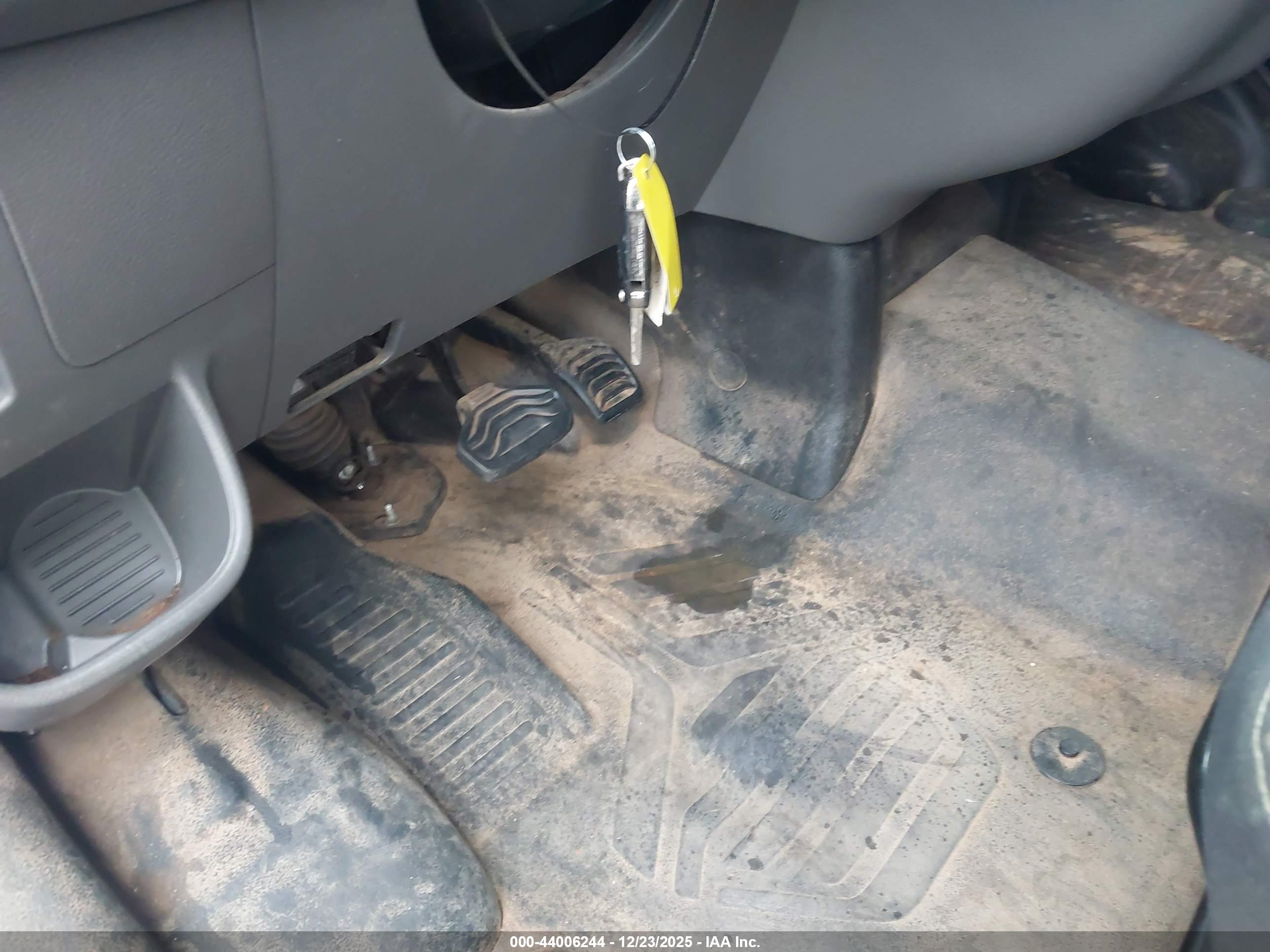 FORD TRANSIT-250 image 11