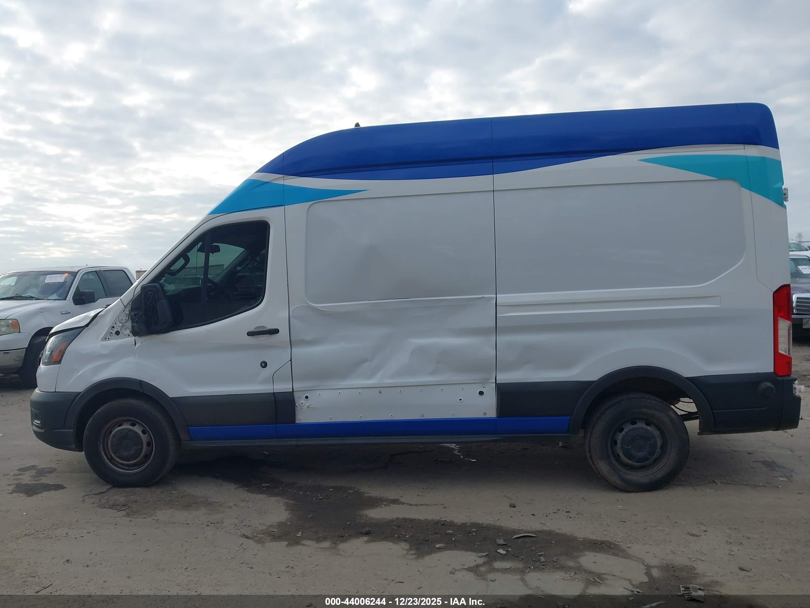 FORD TRANSIT-250 image 6